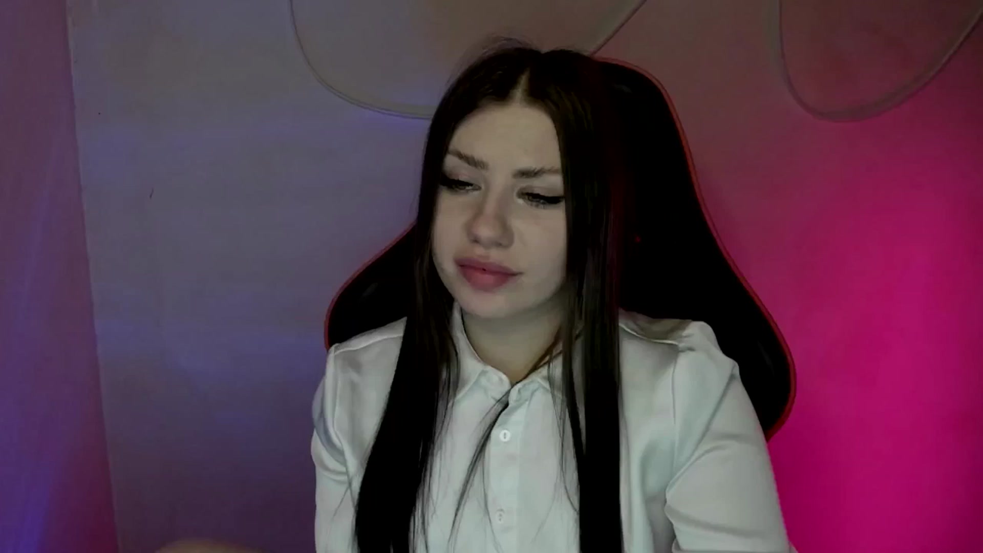 Gallery image thumbnail from FlyingDream's myfreecams stream on, 06/20/2025, 18:03 image 15 of 20