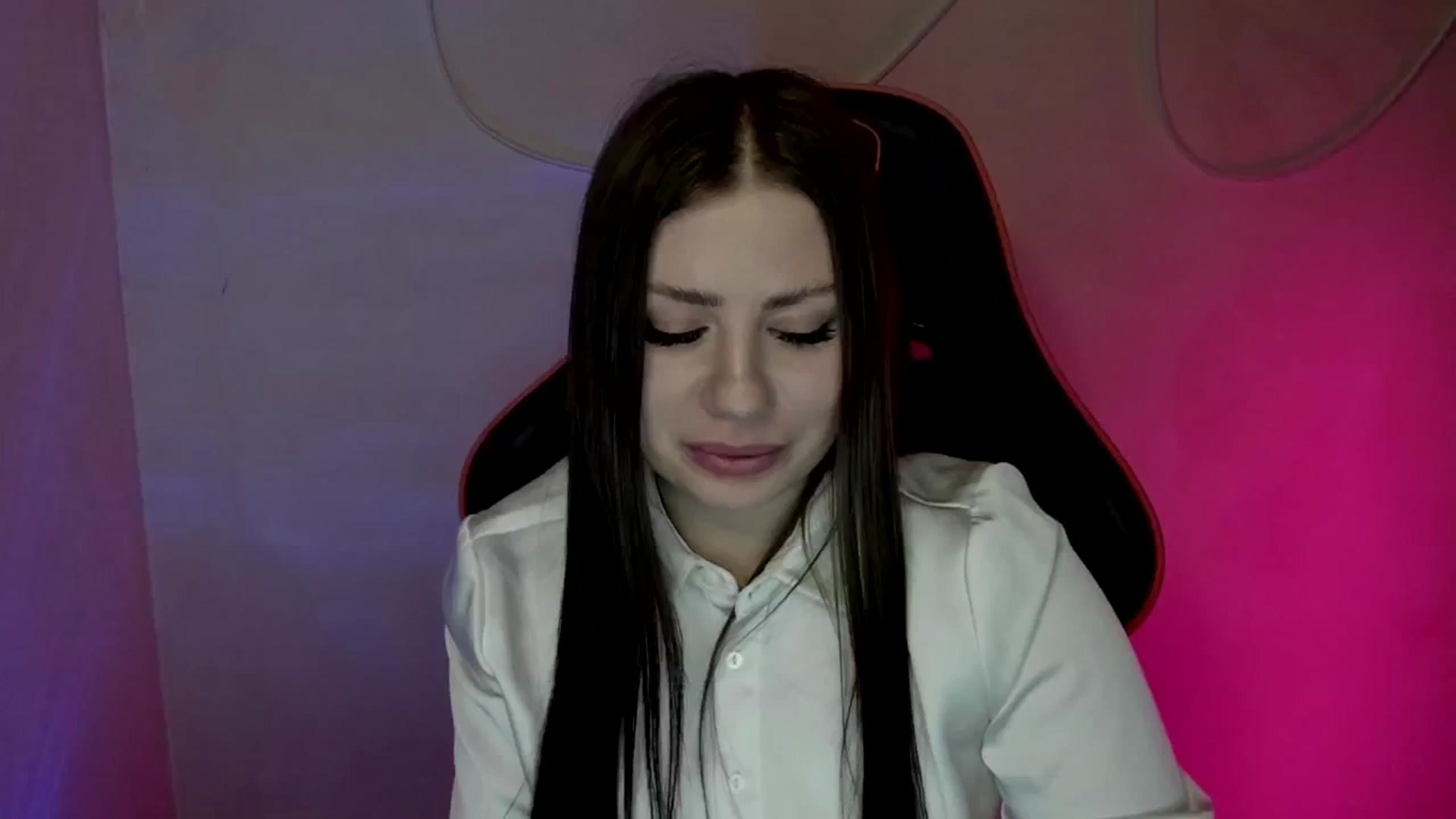 Gallery image thumbnail from FlyingDream's myfreecams stream on, 06/20/2025, 18:03 image 18 of 20