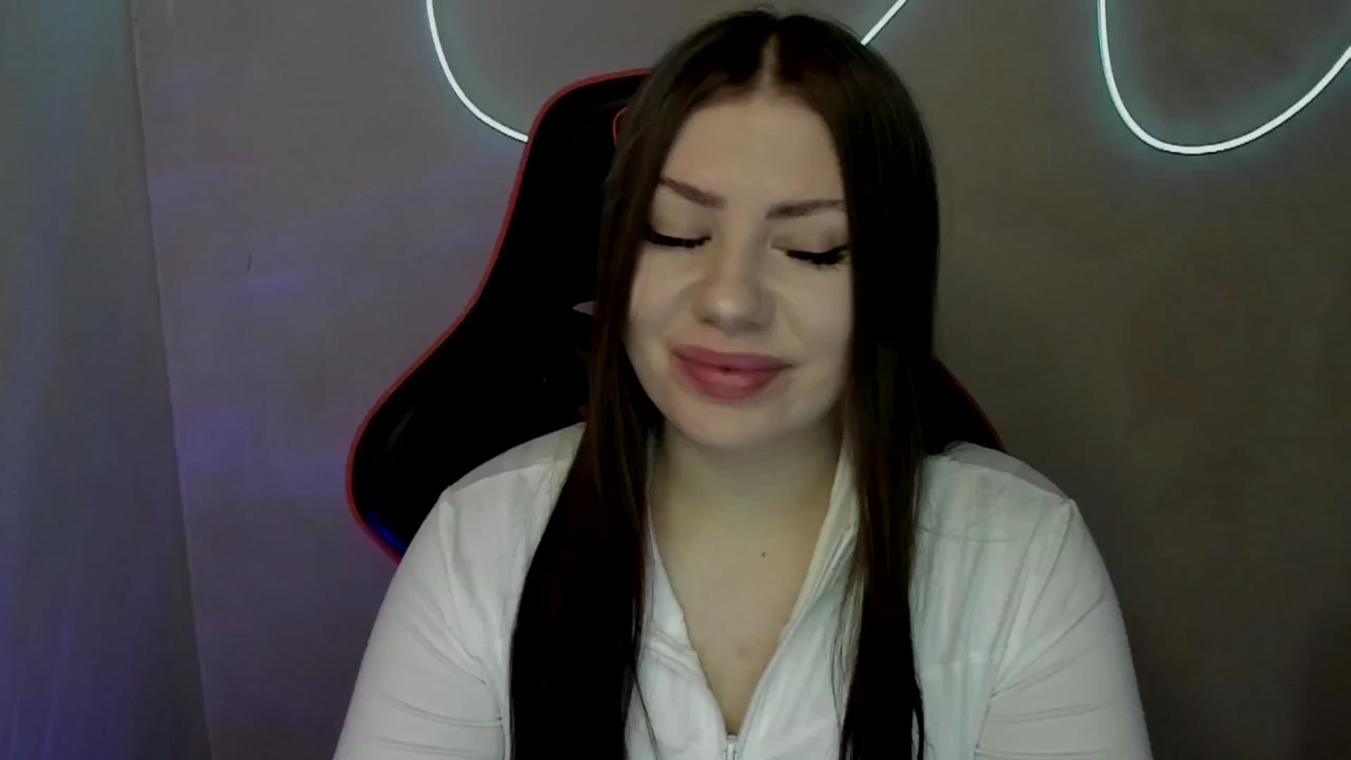 Gallery image thumbnail from FlyingDream's myfreecams stream on, 06/23/2025, 12:06 image 13 of 20