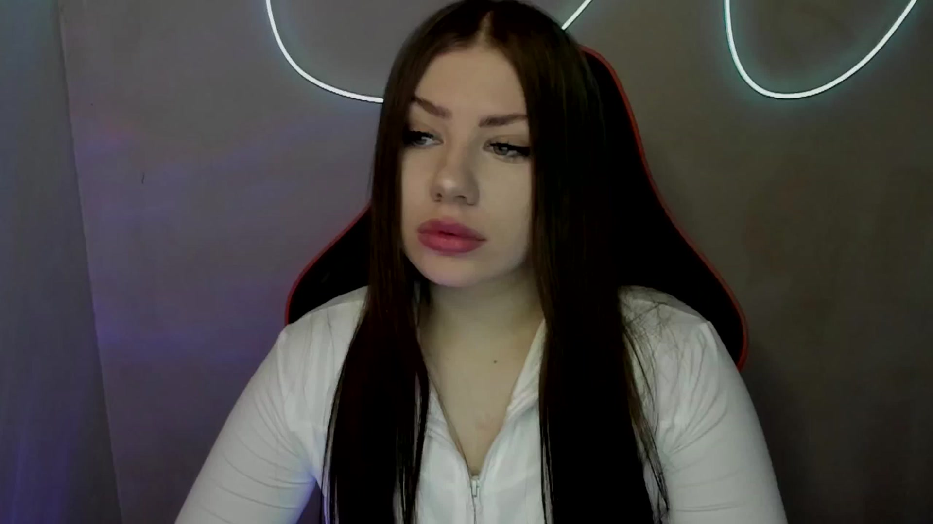 Gallery image thumbnail from FlyingDream's myfreecams stream on, 06/23/2025, 12:06 image 4 of 20