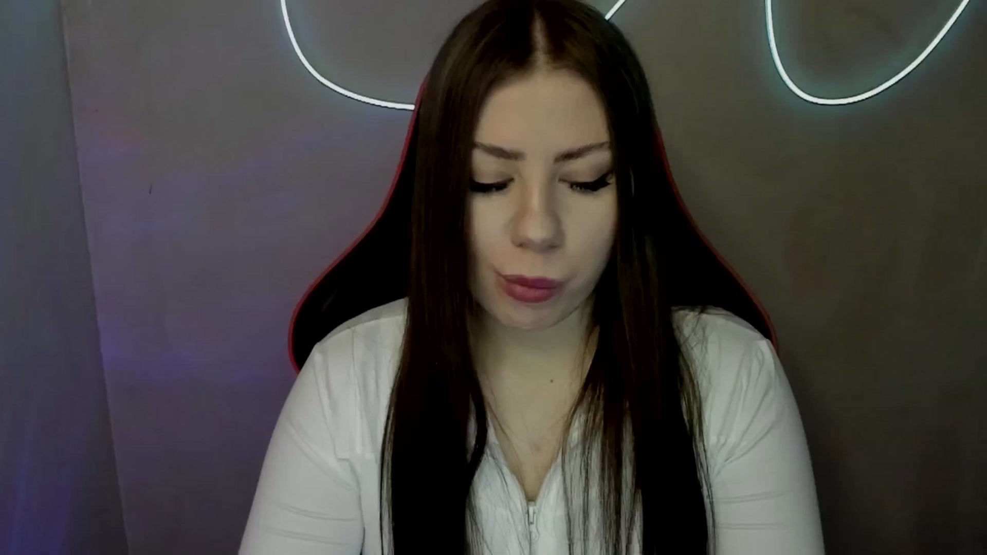 Gallery image thumbnail from FlyingDream's myfreecams stream on, 06/23/2025, 12:06 image 3 of 20