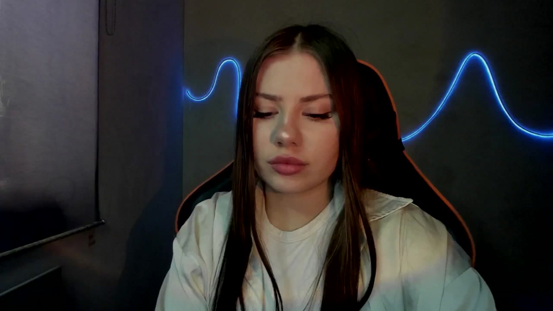 Gallery image thumbnail from FlyingDream's myfreecams stream on, 08/02/2025, 11:59 image 11 of 20
