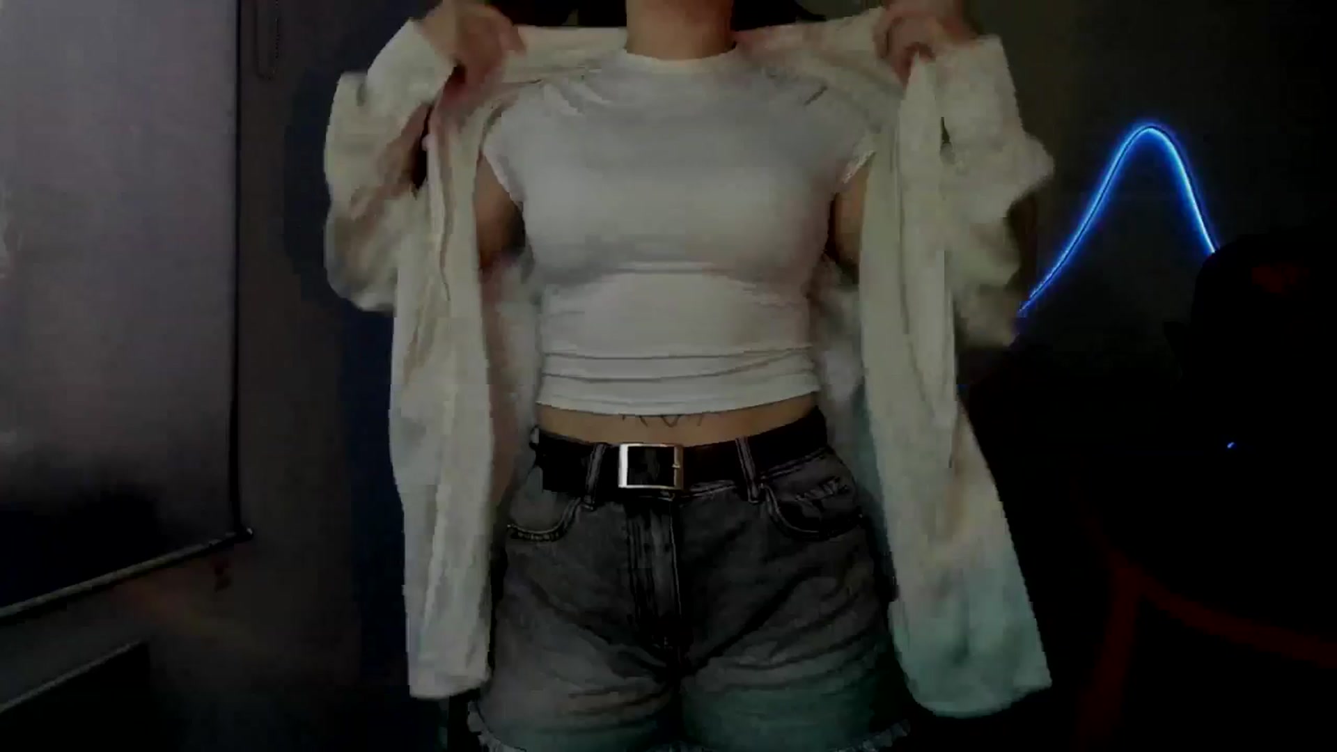 Gallery image thumbnail from FlyingDream's myfreecams stream on, 08/02/2025, 11:59 image 15 of 20