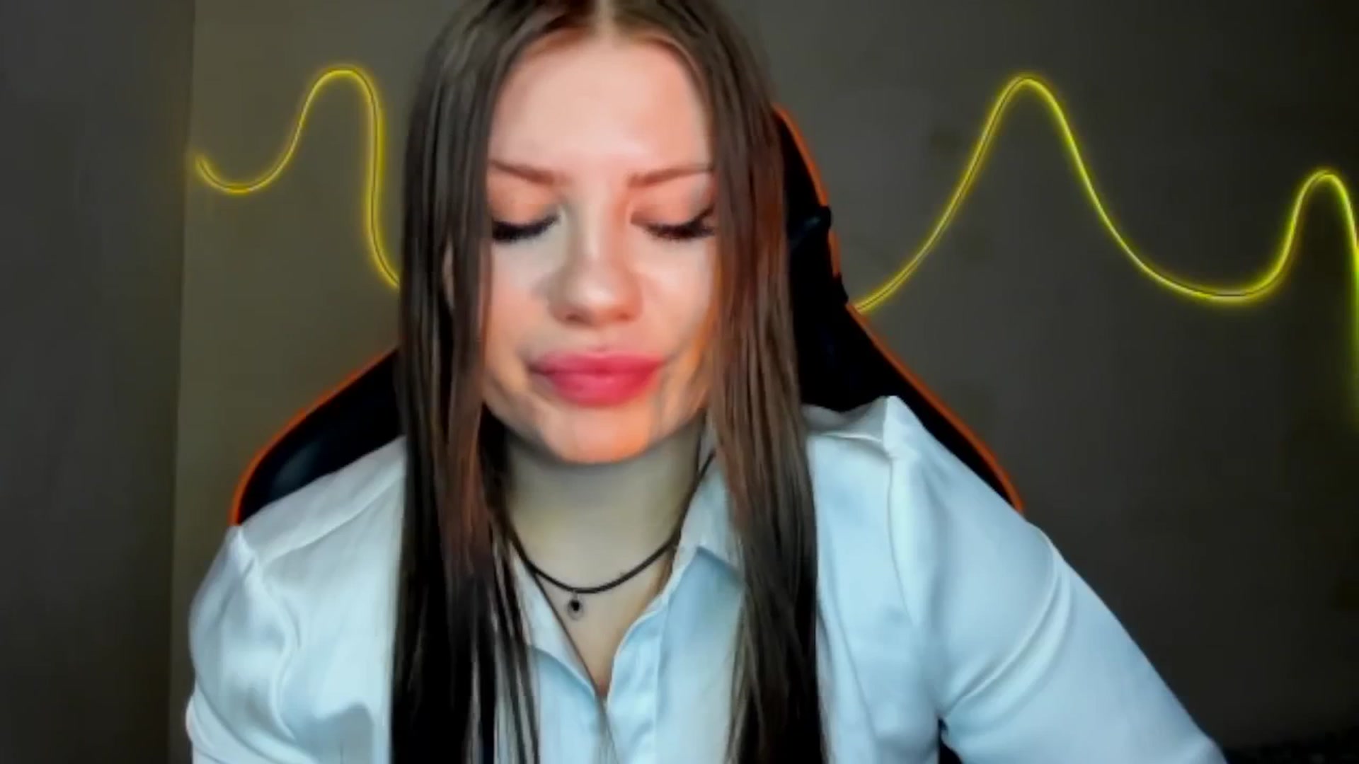 Gallery image thumbnail from FlyingDream's myfreecams stream on, 08/04/2025, 13:26 image 17 of 20