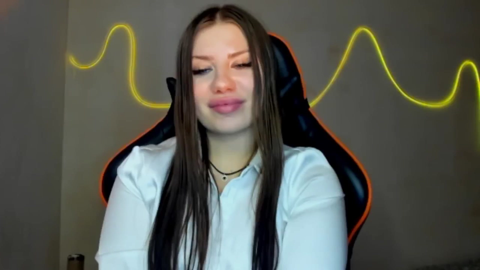 Gallery image thumbnail from FlyingDream's myfreecams stream on, 08/04/2025, 13:26 image 13 of 20