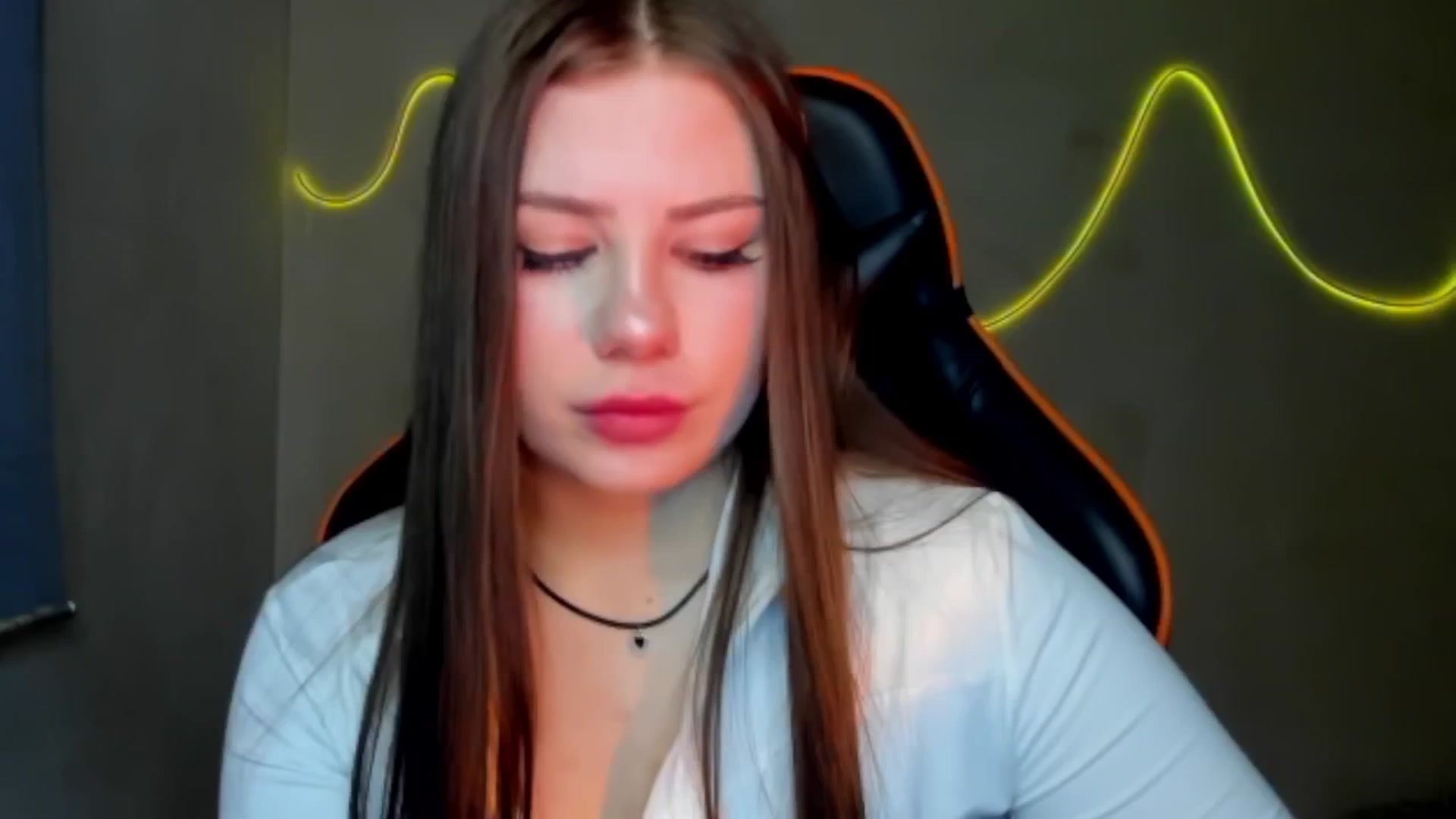 Gallery image thumbnail from FlyingDream's myfreecams stream on, 08/05/2025, 17:05 image 14 of 20
