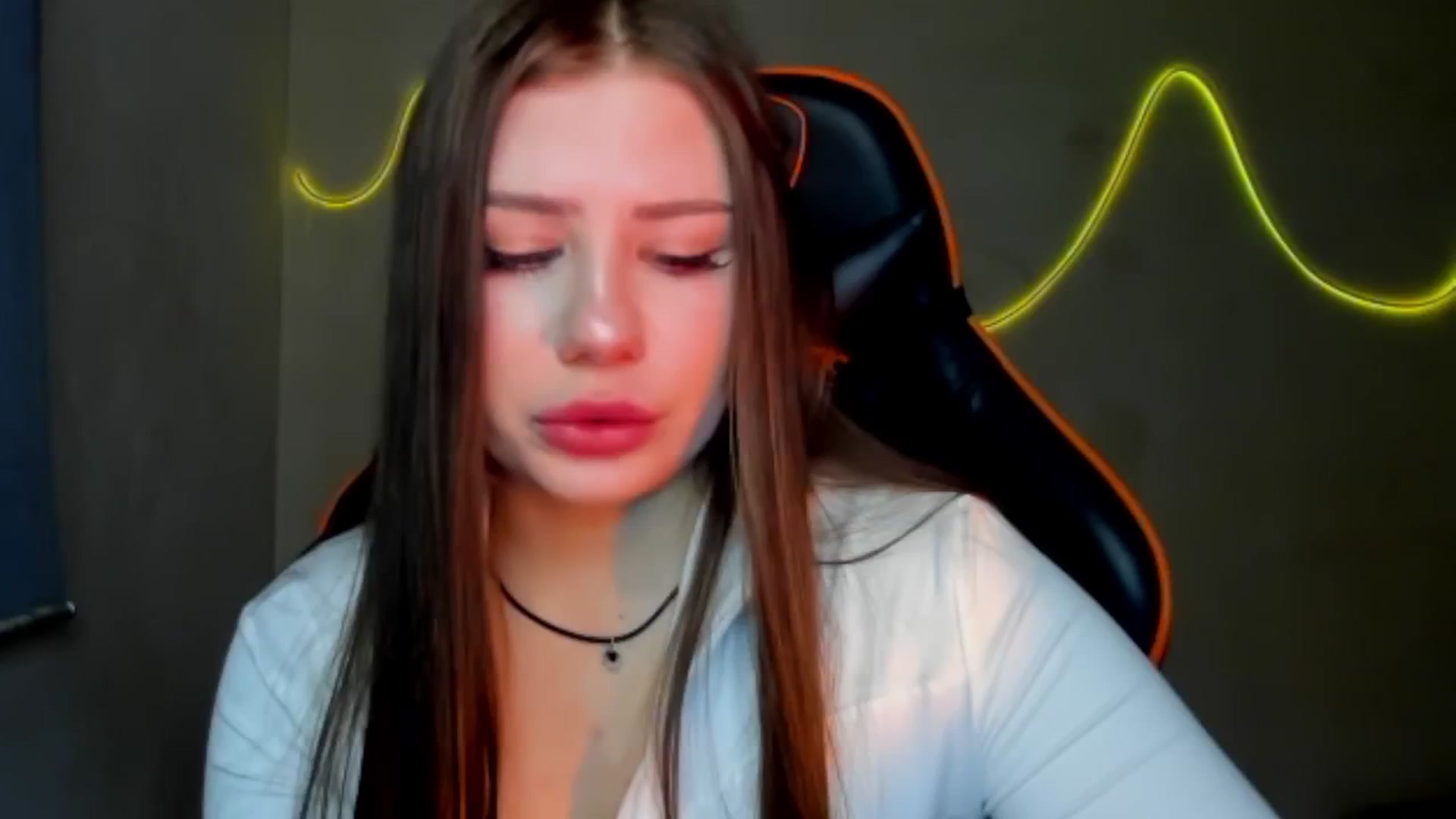 Gallery image thumbnail from FlyingDream's myfreecams stream on, 08/05/2025, 17:05 image 15 of 20