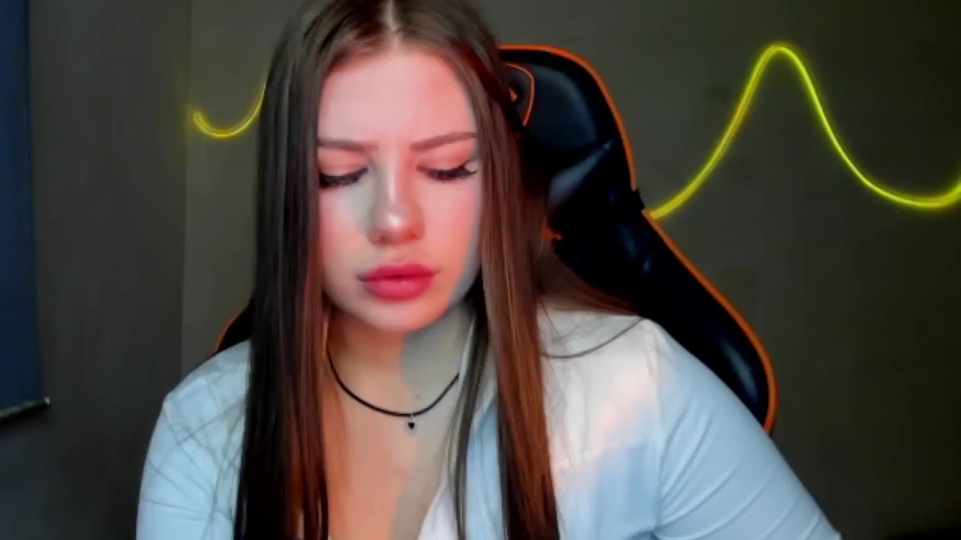 Gallery image thumbnail from FlyingDream's myfreecams stream on, 08/05/2025, 17:05 image 13 of 20