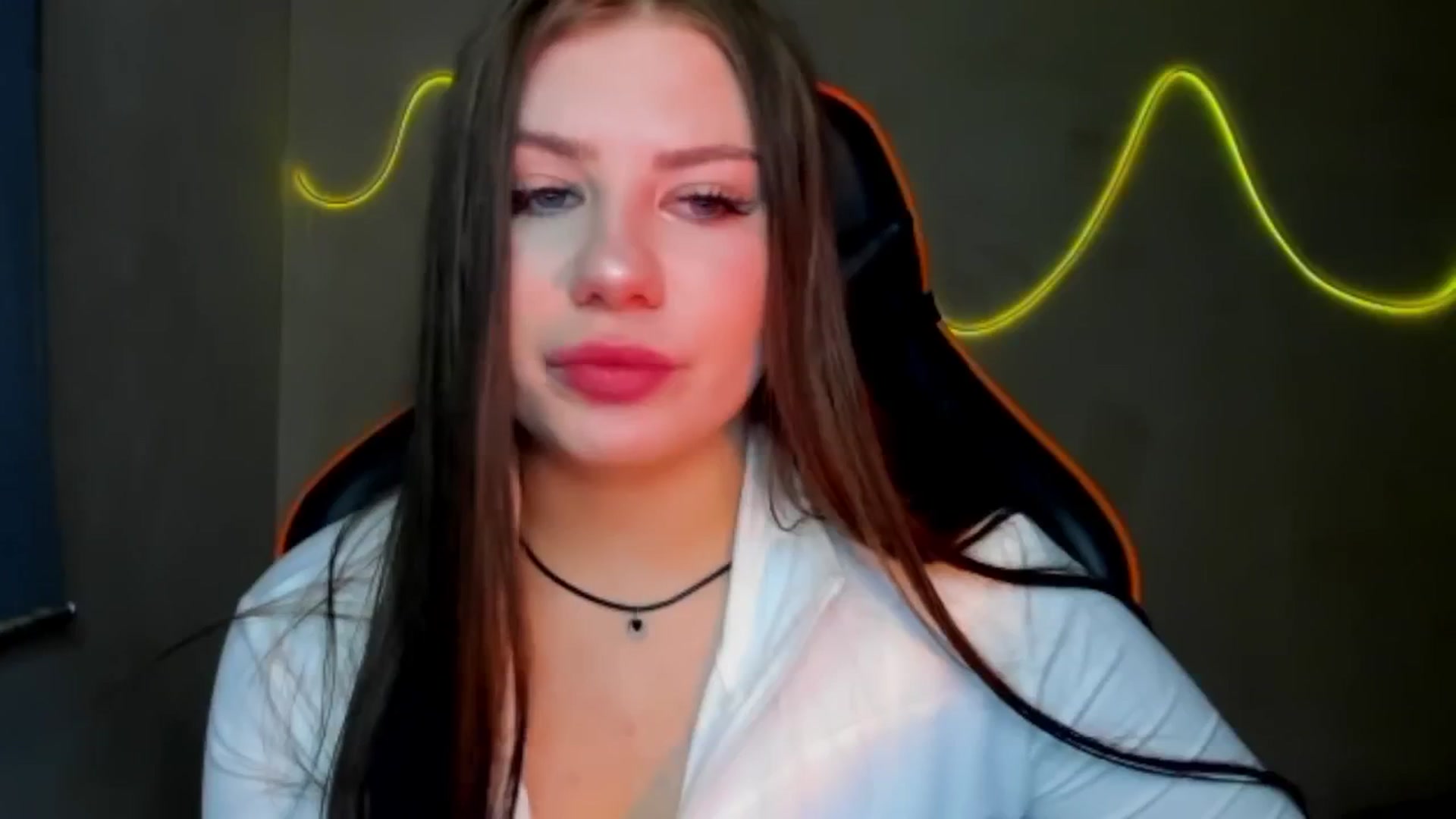 Gallery image thumbnail from FlyingDream's myfreecams stream on, 08/05/2025, 17:05 image 19 of 20