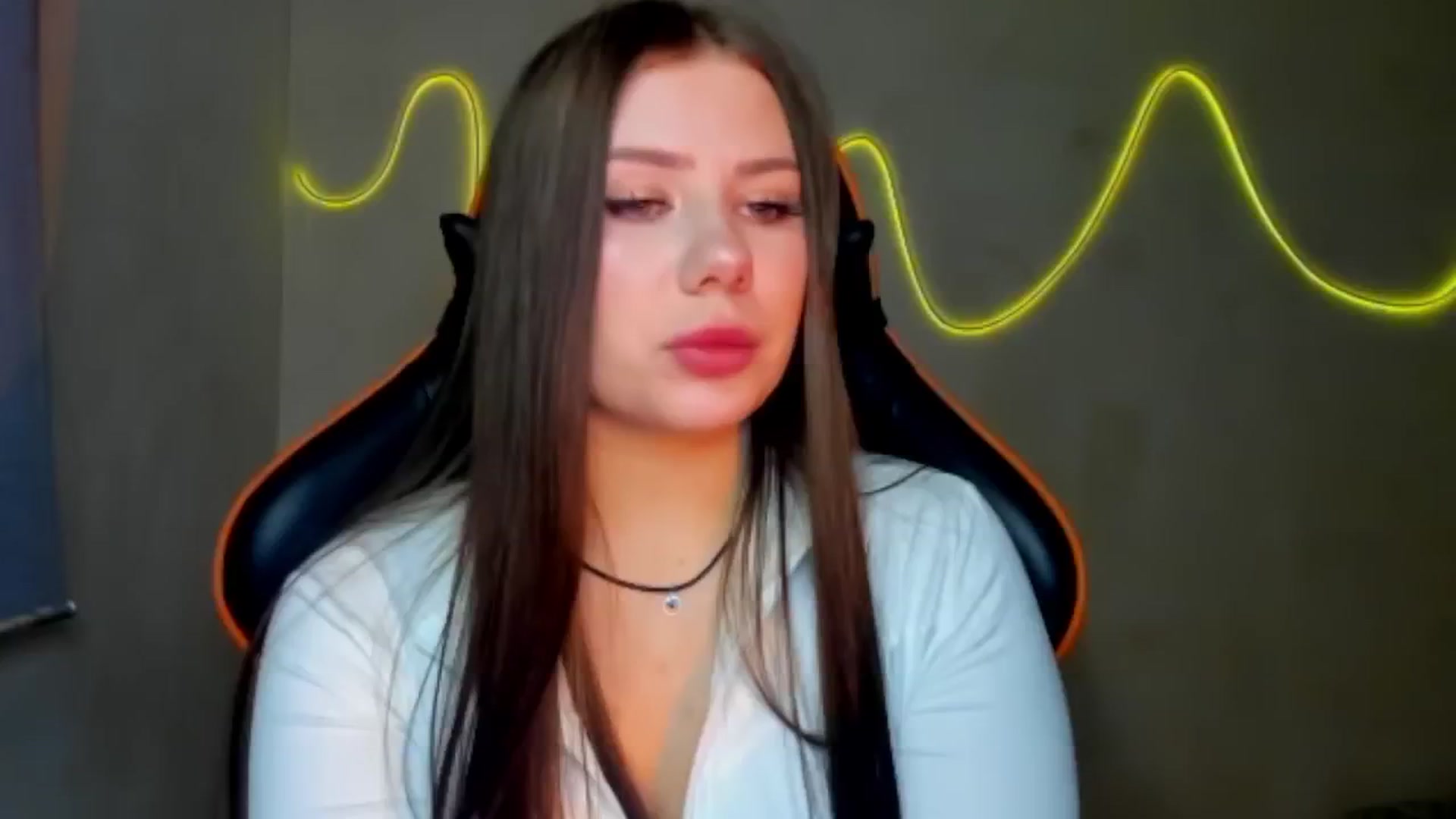 Gallery image thumbnail from FlyingDream's myfreecams stream on, 08/05/2025, 17:05 image 1 of 20