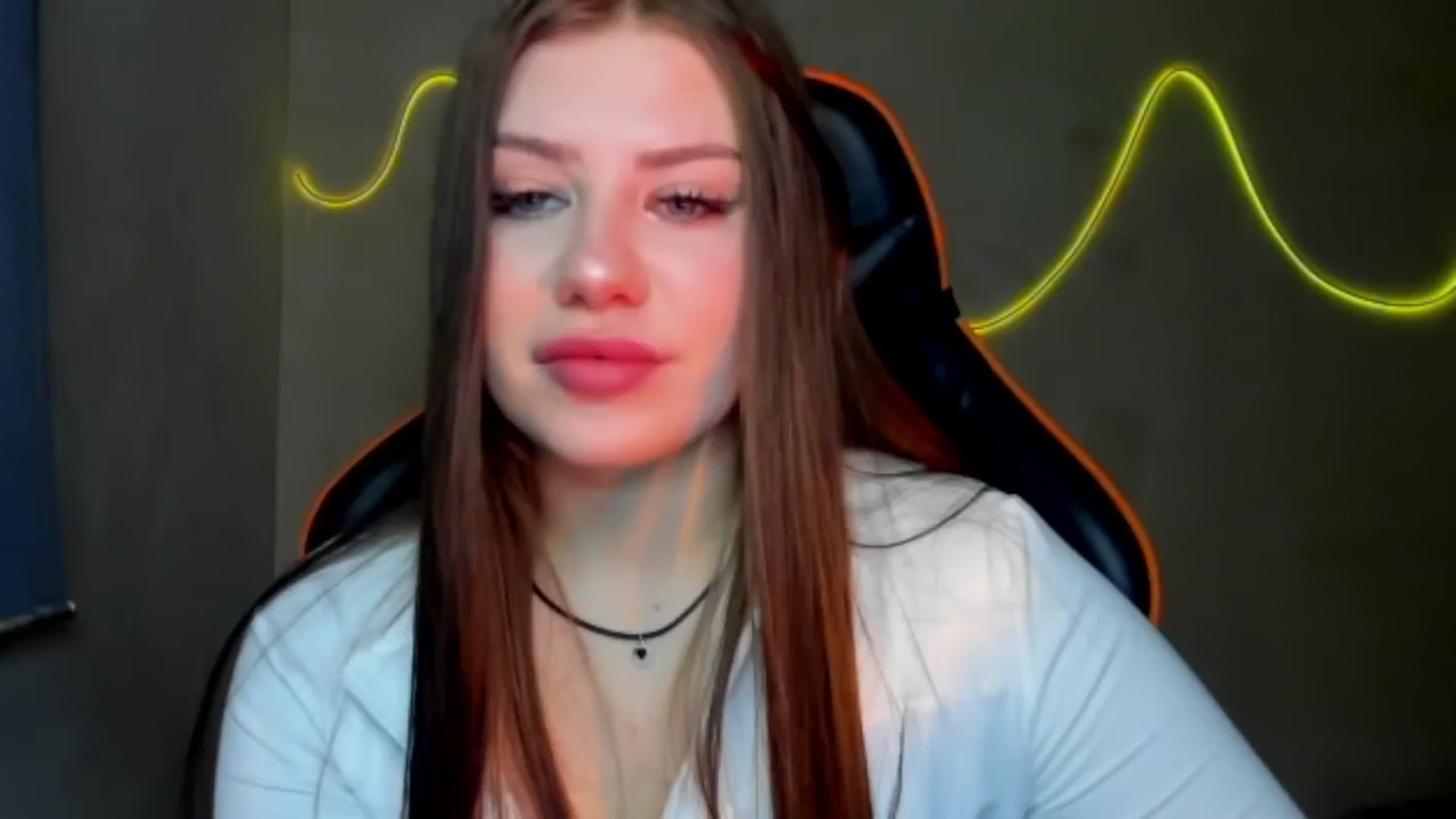 Gallery image thumbnail from FlyingDream's myfreecams stream on, 08/05/2025, 17:05 image 5 of 20
