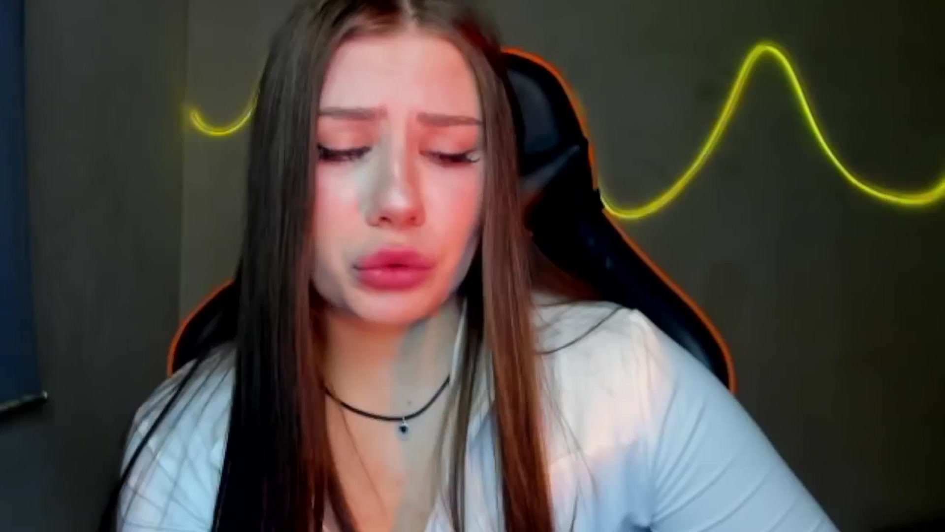 Gallery image thumbnail from FlyingDream's myfreecams stream on, 08/05/2025, 17:05 image 7 of 20