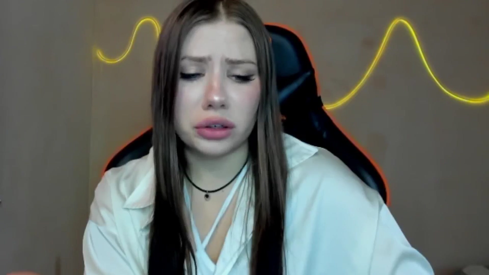 Gallery image thumbnail from FlyingDream's myfreecams stream on, 08/06/2025, 12:04 image 19 of 20