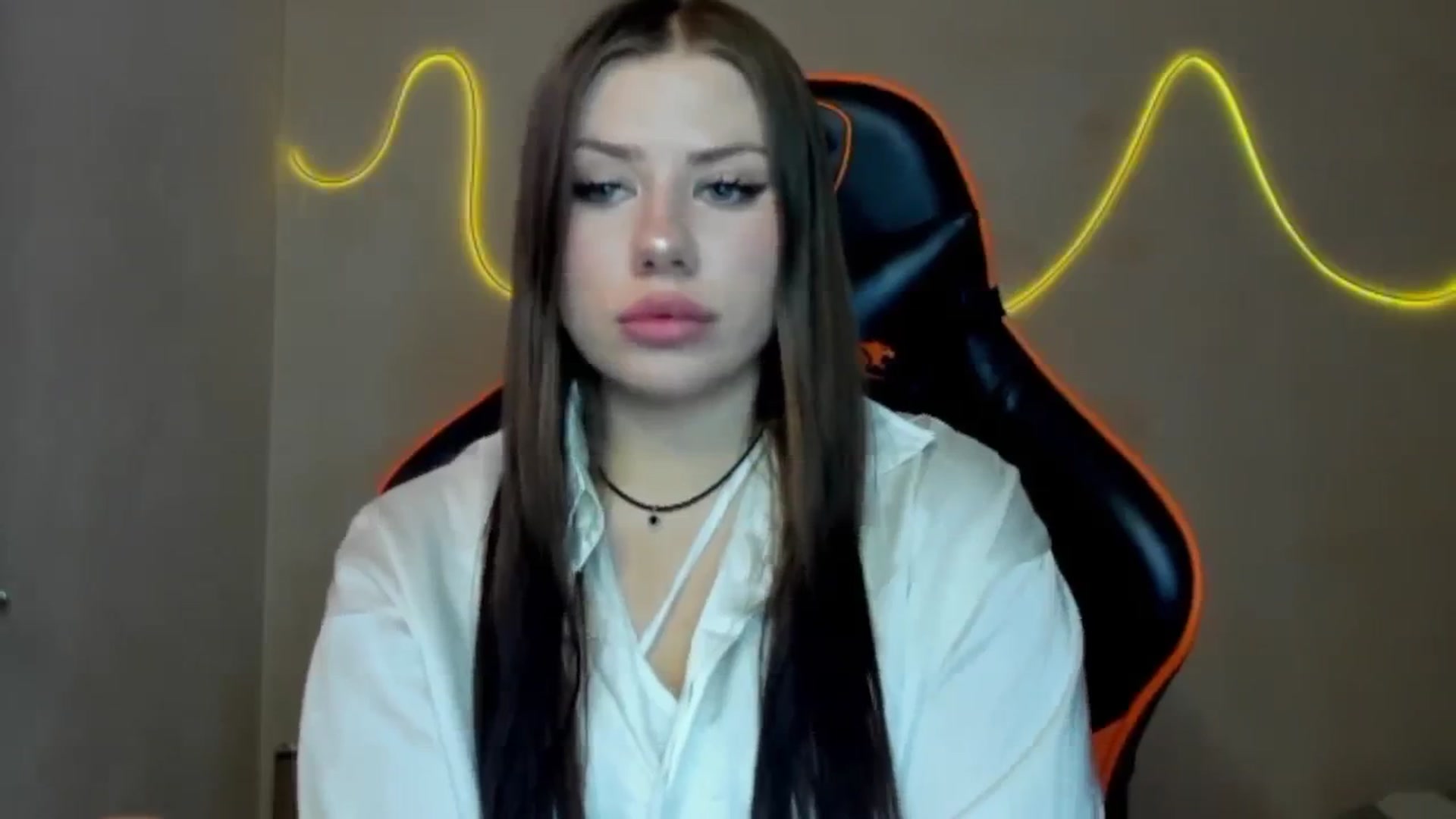 Gallery image thumbnail from FlyingDream's myfreecams stream on, 08/06/2025, 12:04 image 9 of 20