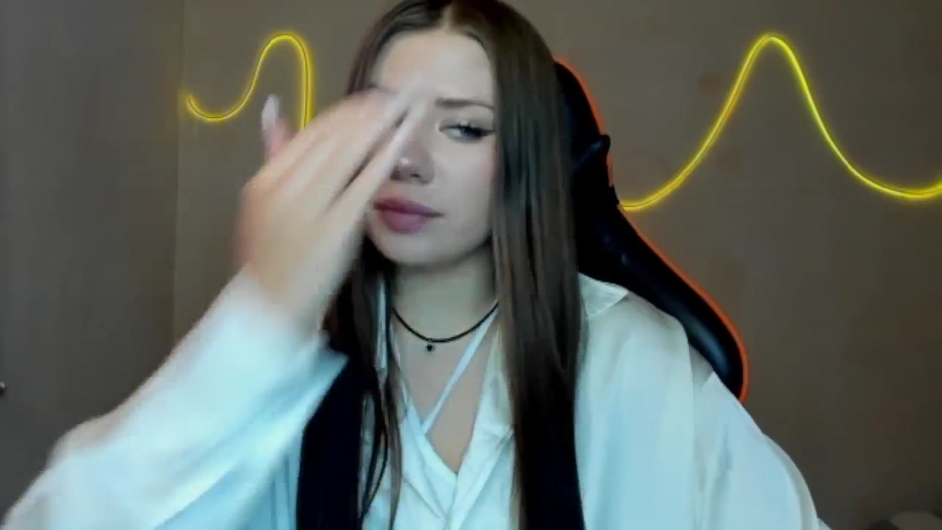 Gallery image thumbnail from FlyingDream's myfreecams stream on, 08/06/2025, 12:04 image 14 of 20