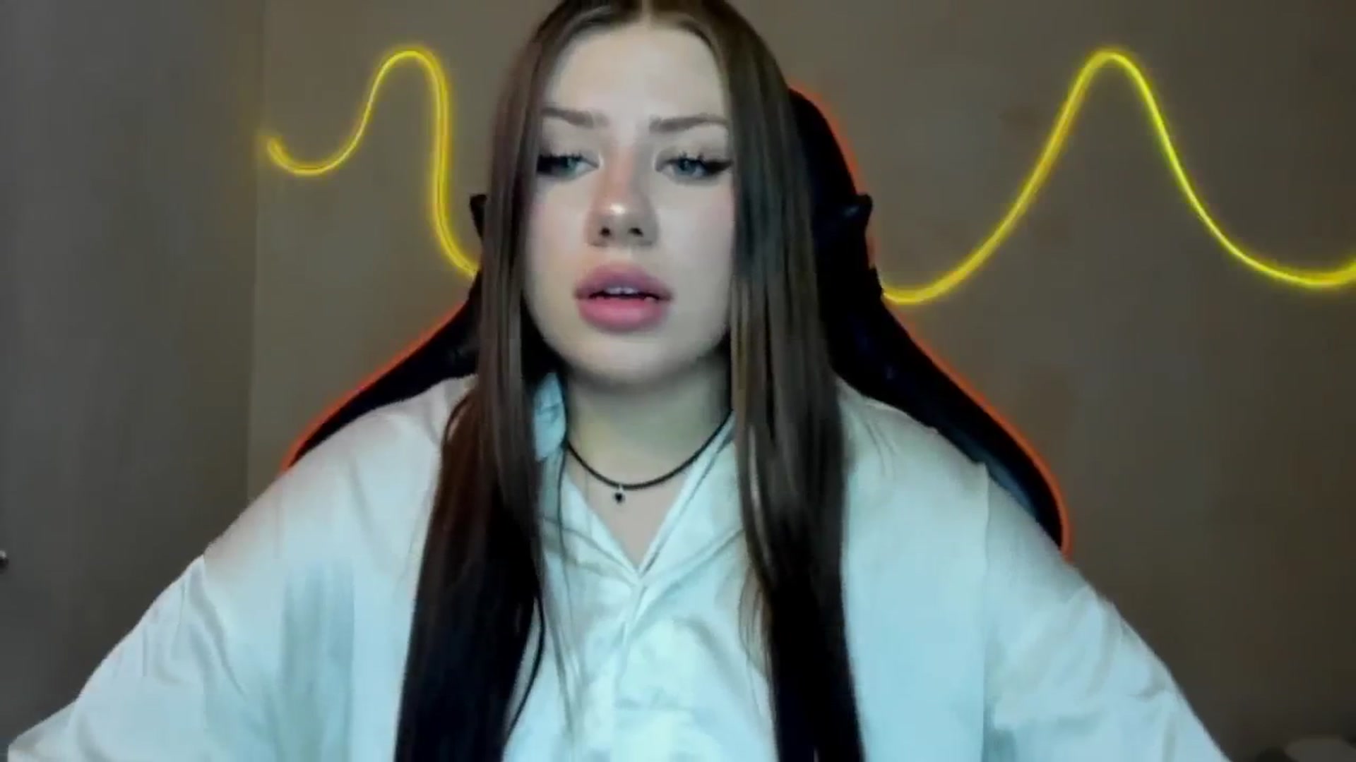 Gallery image thumbnail from FlyingDream's myfreecams stream on, 08/06/2025, 12:04 image 15 of 20