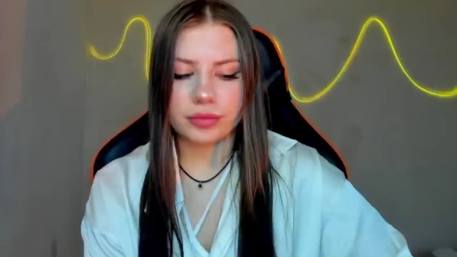 Gallery image thumbnail from FlyingDream's myfreecams stream on, 08/06/2025, 12:33 image 10 of 20