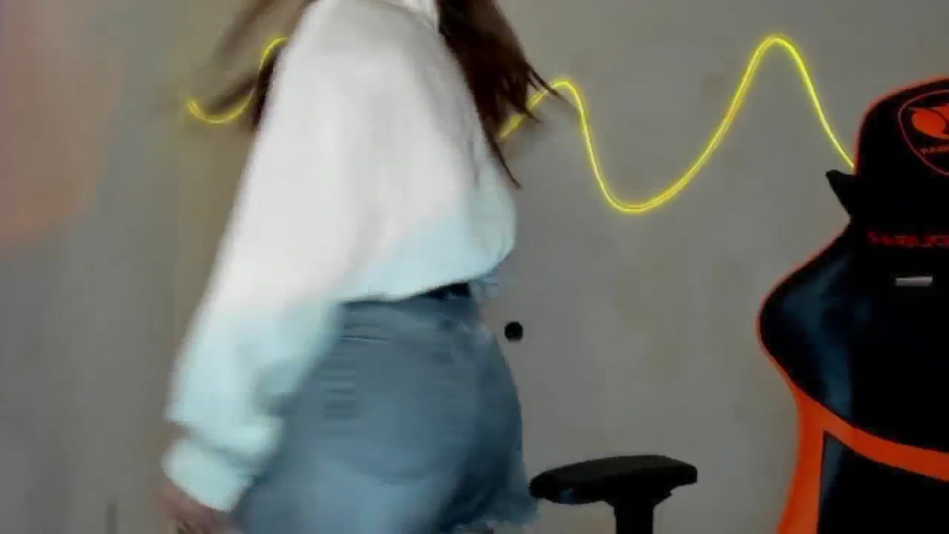Gallery image thumbnail from FlyingDream's myfreecams stream on, 08/06/2025, 12:33 image 6 of 20