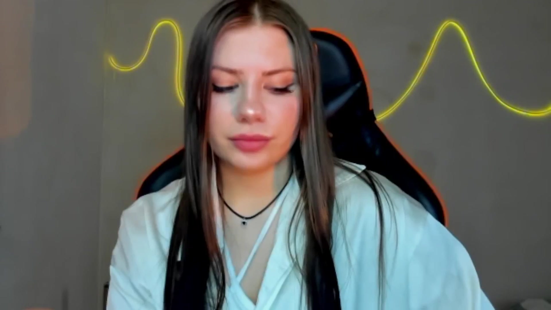 Gallery image thumbnail from FlyingDream's myfreecams stream on, 08/06/2025, 12:33 image 2 of 20