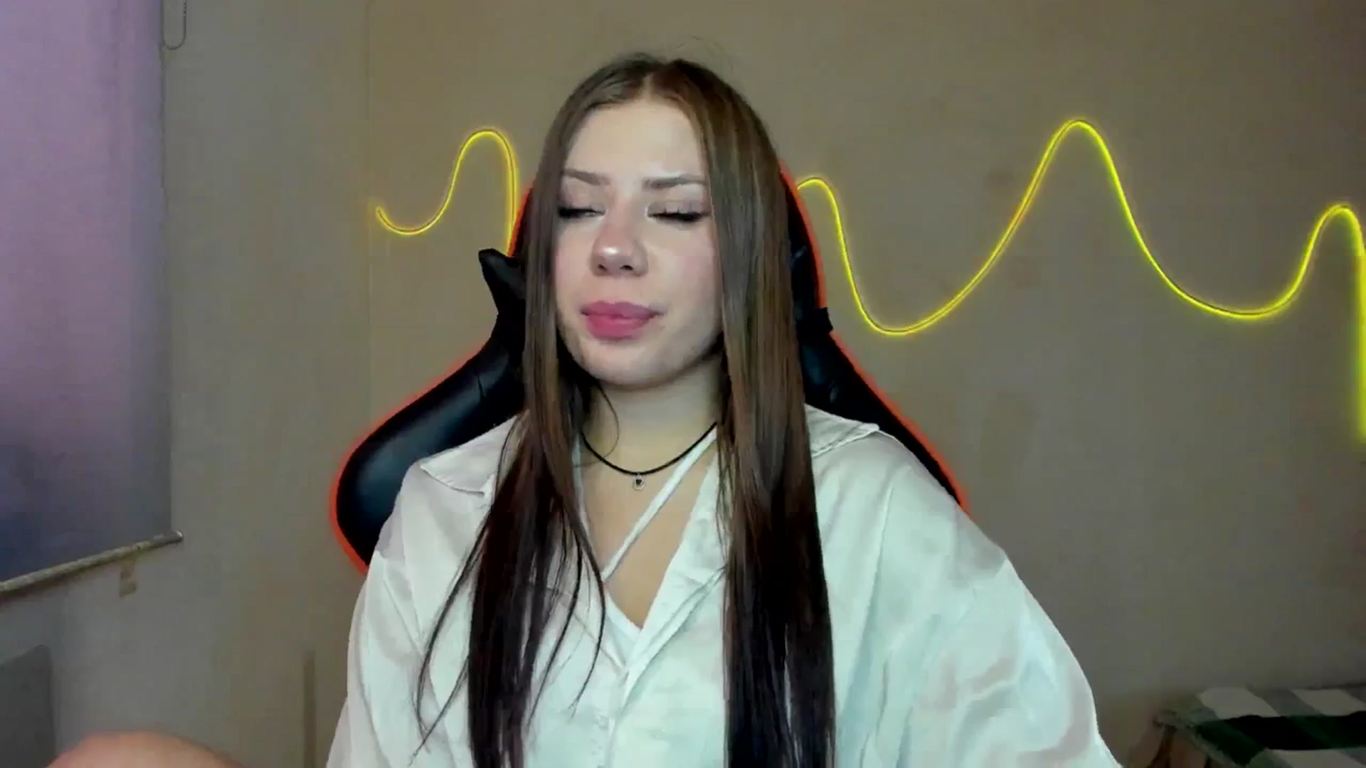 Gallery image thumbnail from FlyingDream's myfreecams stream on, 08/06/2025, 13:08 image 12 of 20