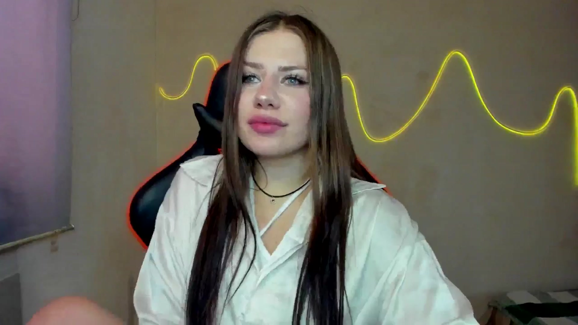 Gallery image thumbnail from FlyingDream's myfreecams stream on, 08/06/2025, 13:08 image 10 of 20