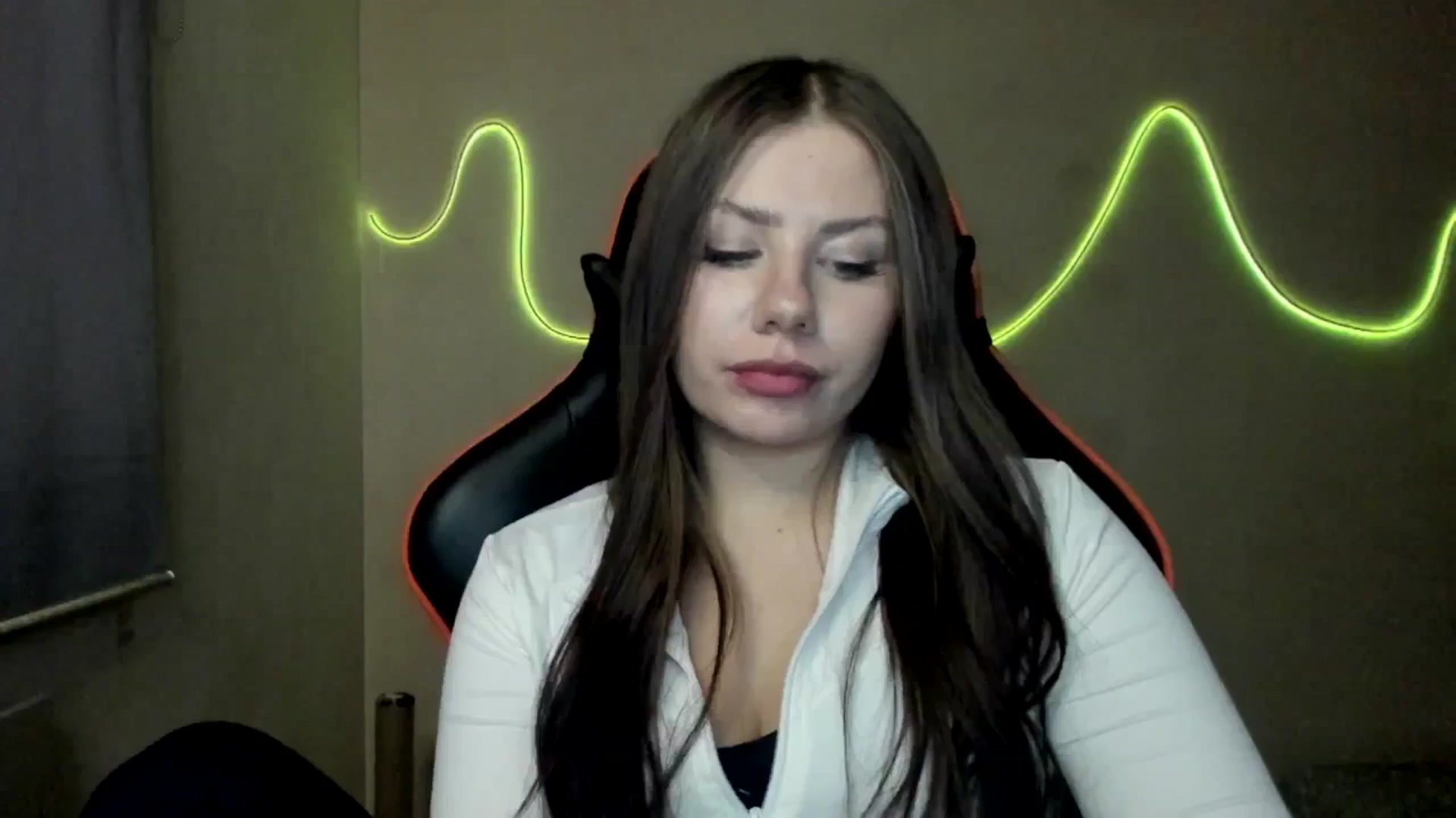 Gallery image thumbnail from FlyingDream's myfreecams stream on, 08/12/2025, 17:20 image 9 of 20