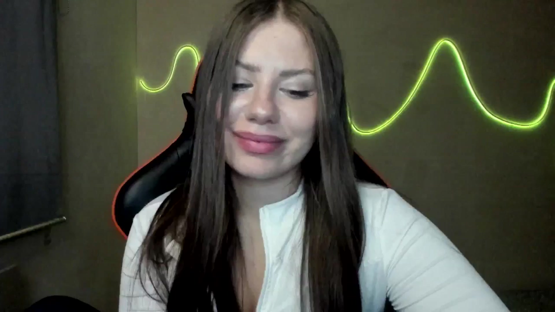 Gallery image thumbnail from FlyingDream's myfreecams stream on, 08/12/2025, 17:20 image 19 of 20