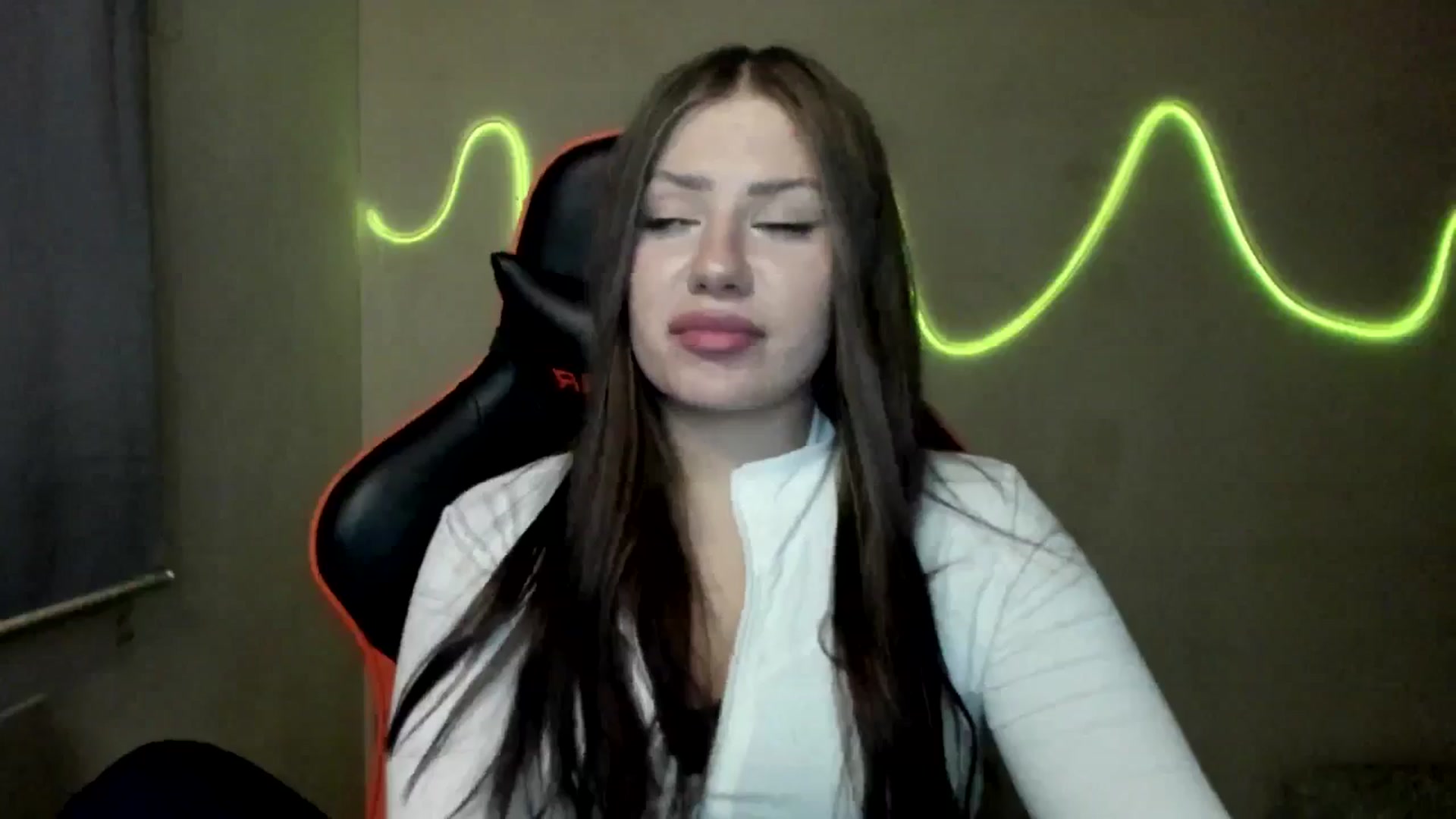 Gallery image thumbnail from FlyingDream's myfreecams stream on, 08/12/2025, 17:20 image 12 of 20