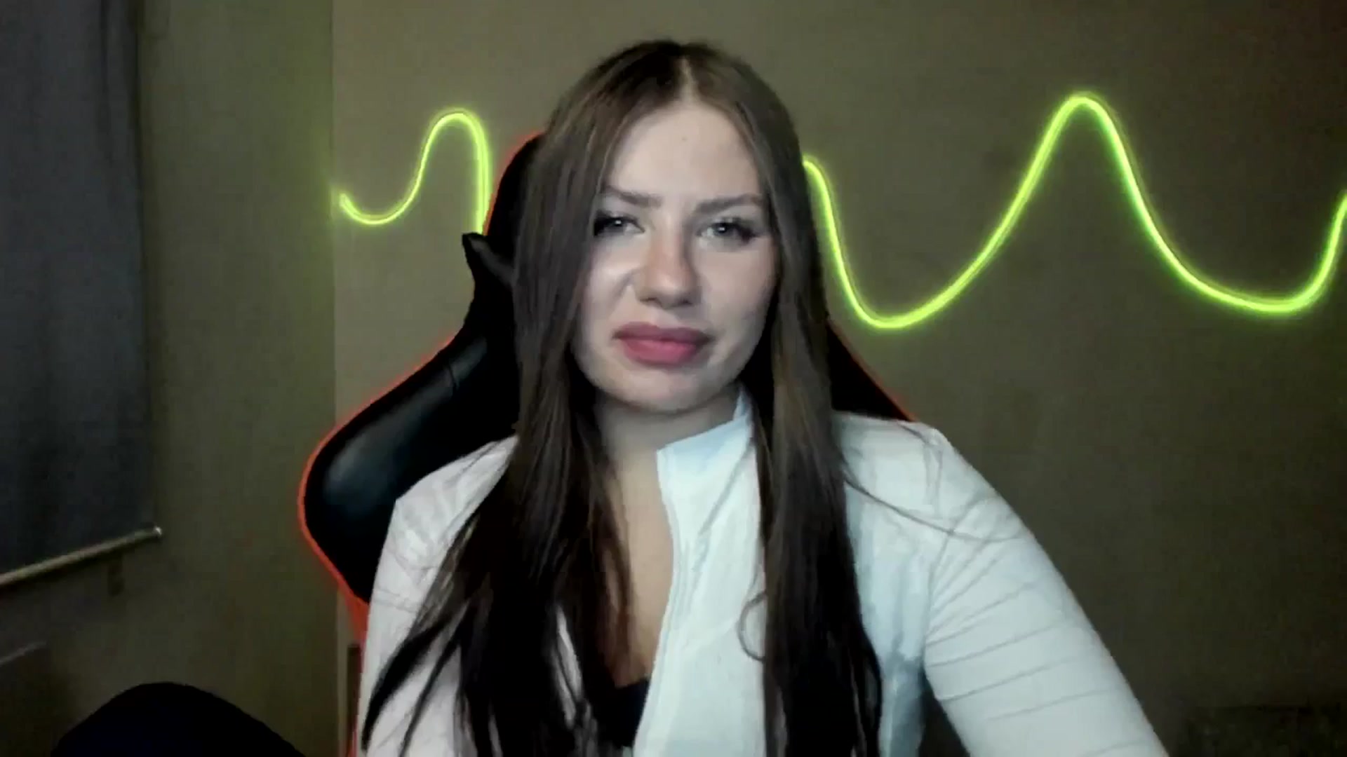 Gallery image thumbnail from FlyingDream's myfreecams stream on, 08/12/2025, 17:20 image 14 of 20
