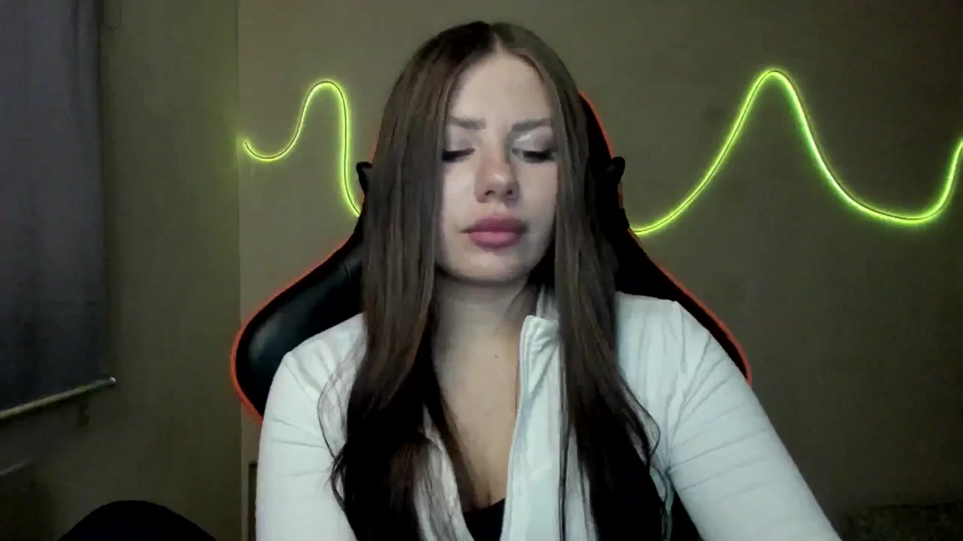 Gallery image thumbnail from FlyingDream's myfreecams stream on, 08/12/2025, 17:20 image 4 of 20