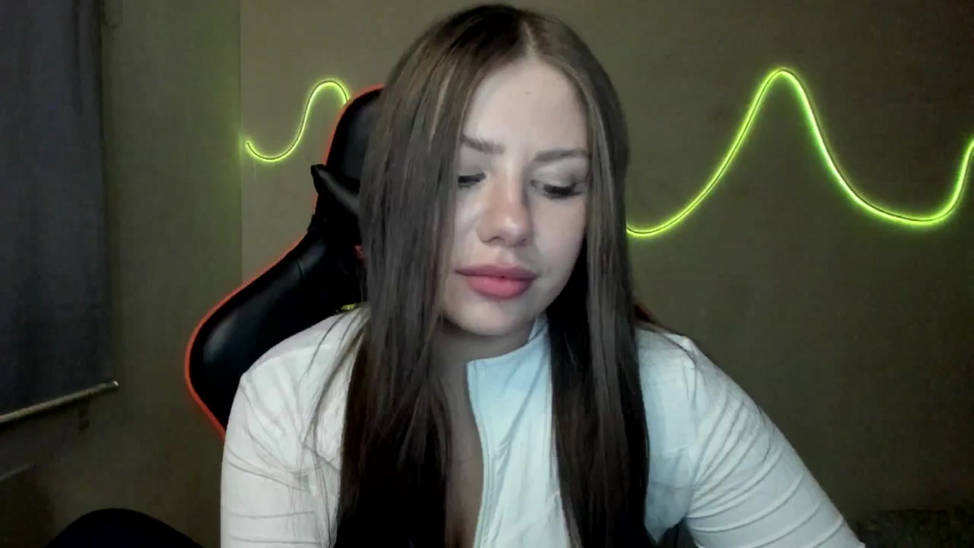 Gallery image thumbnail from FlyingDream's myfreecams stream on, 08/12/2025, 17:20 image 15 of 20
