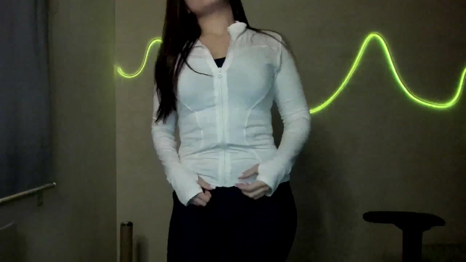Gallery image thumbnail from FlyingDream's myfreecams stream on, 08/12/2025, 17:20 image 16 of 20