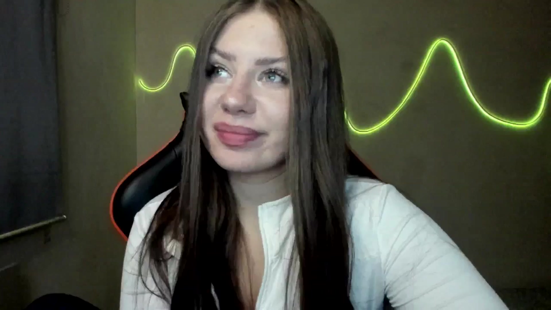 Gallery image thumbnail from FlyingDream's myfreecams stream on, 08/12/2025, 17:20 image 17 of 20