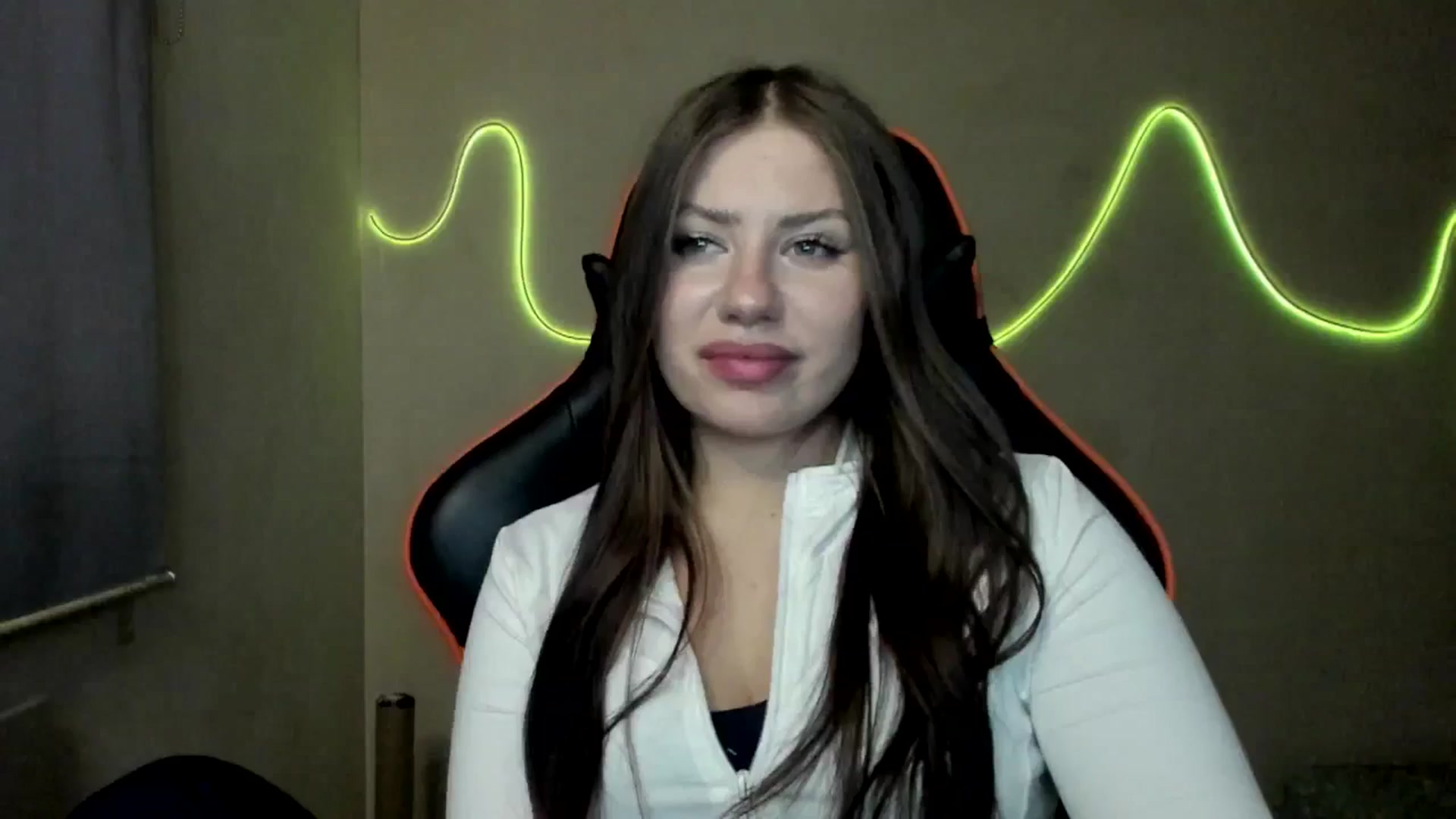 Gallery image thumbnail from FlyingDream's myfreecams stream on, 08/12/2025, 17:20 image 8 of 20
