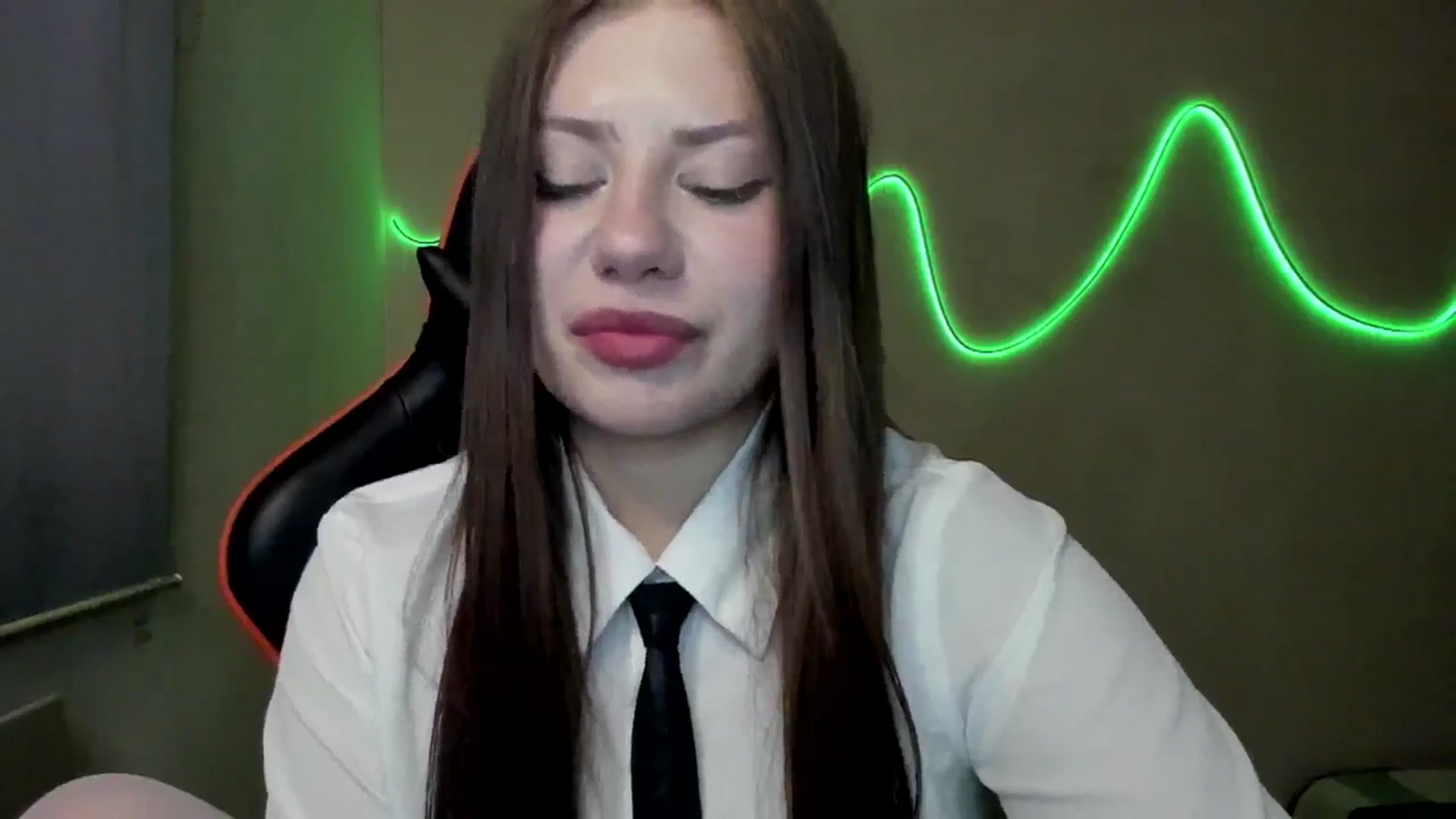 Gallery image thumbnail from FlyingDream's myfreecams stream on, 08/19/2025, 16:42 image 12 of 20