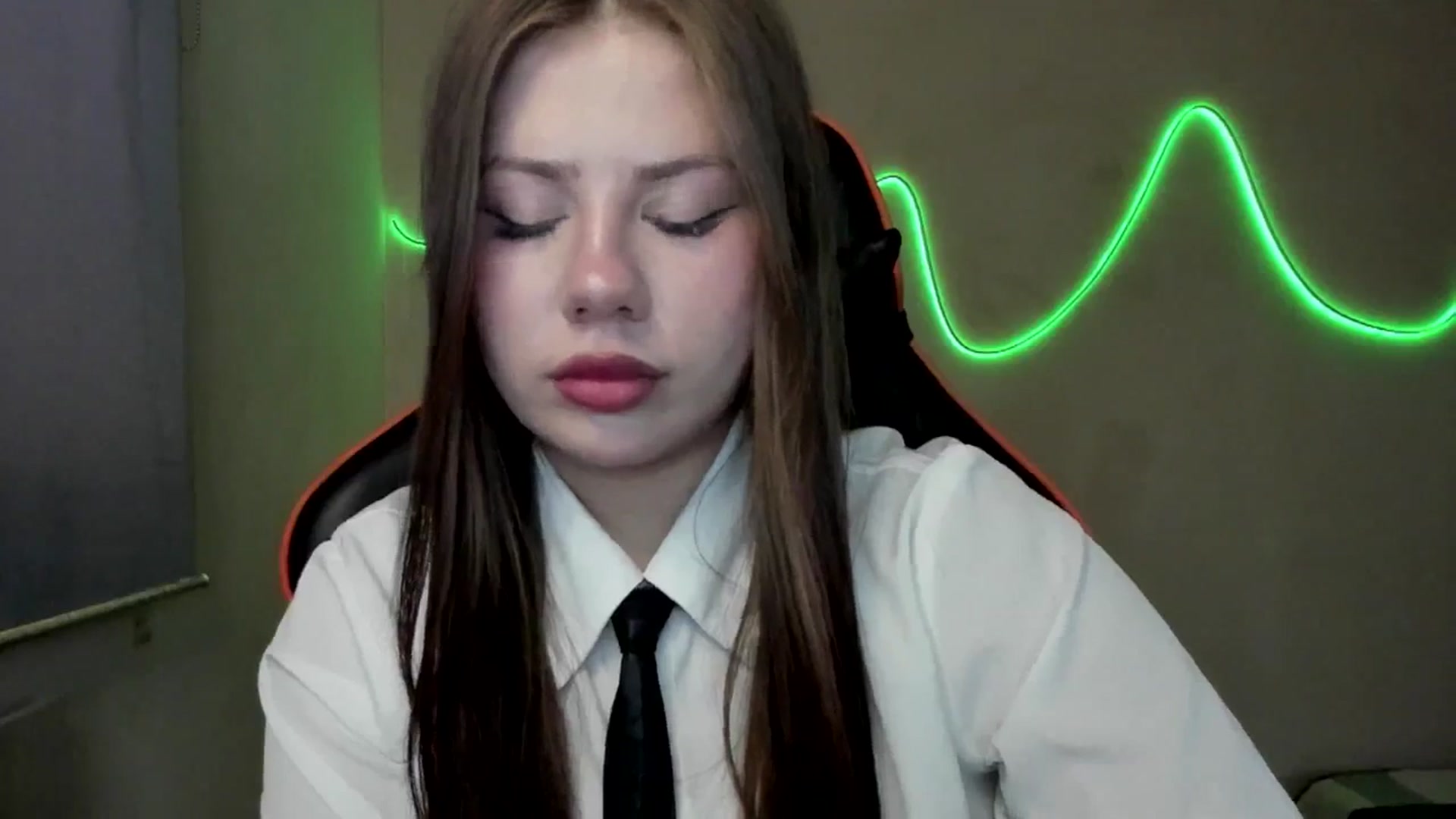 Gallery image thumbnail from FlyingDream's myfreecams stream on, 08/19/2025, 16:42 image 6 of 20