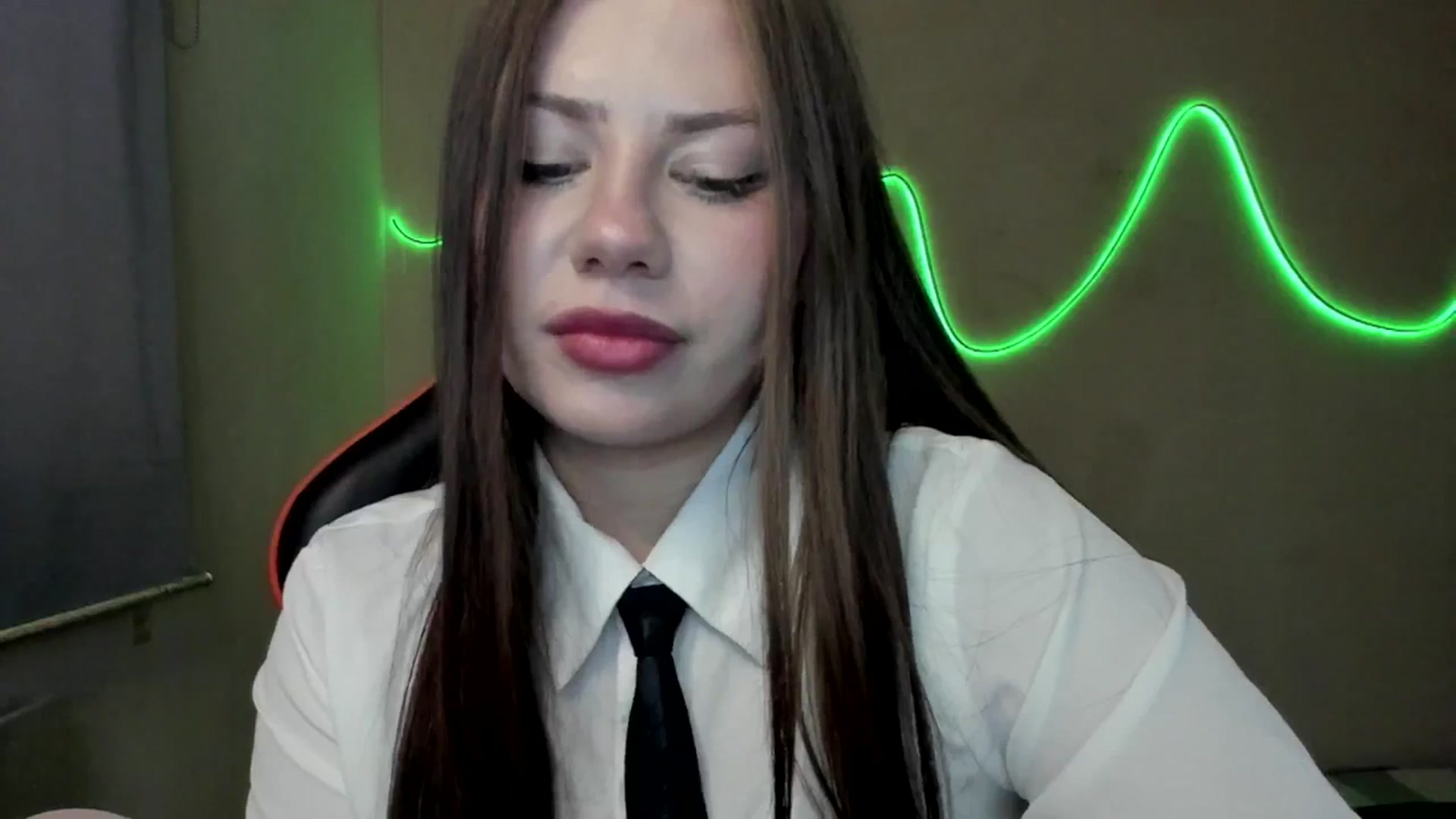 Gallery image thumbnail from FlyingDream's myfreecams stream on, 08/19/2025, 16:42 image 9 of 20