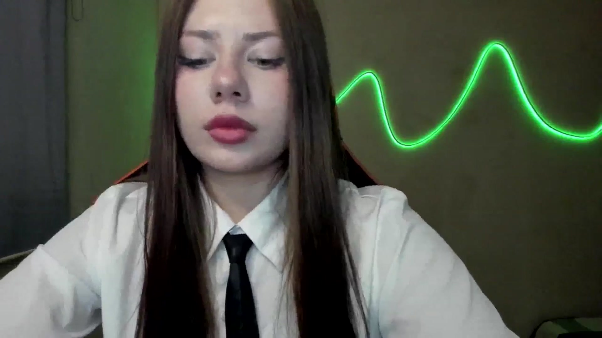 Gallery image thumbnail from FlyingDream's myfreecams stream on, 08/19/2025, 16:42 image 13 of 20