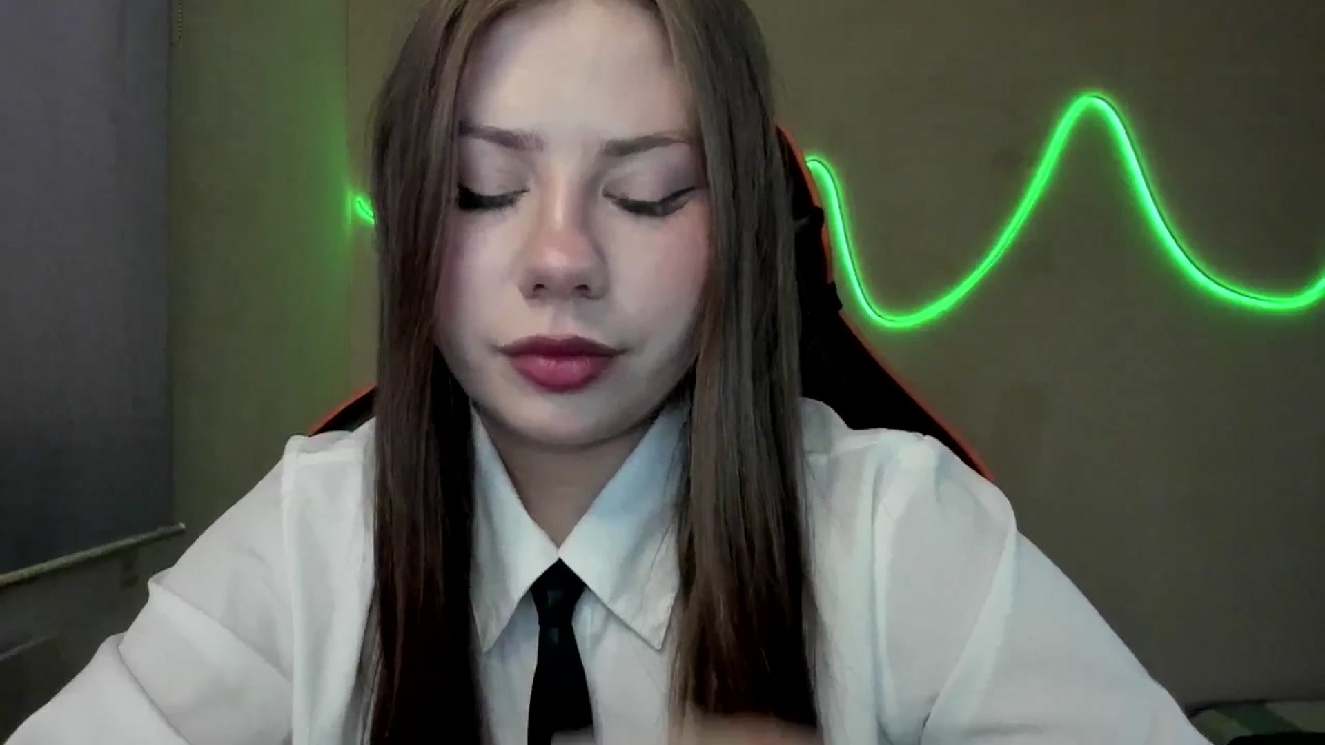 Gallery image thumbnail from FlyingDream's myfreecams stream on, 08/19/2025, 16:42 image 2 of 20