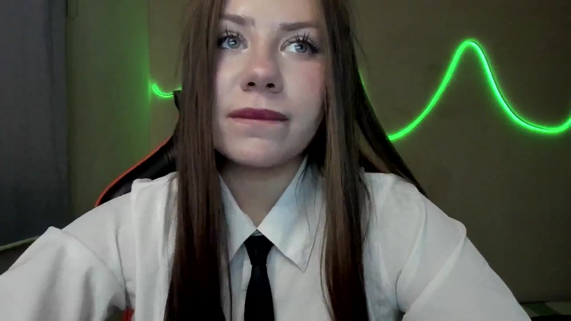 Gallery image thumbnail from FlyingDream's myfreecams stream on, 08/19/2025, 16:42 image 10 of 20