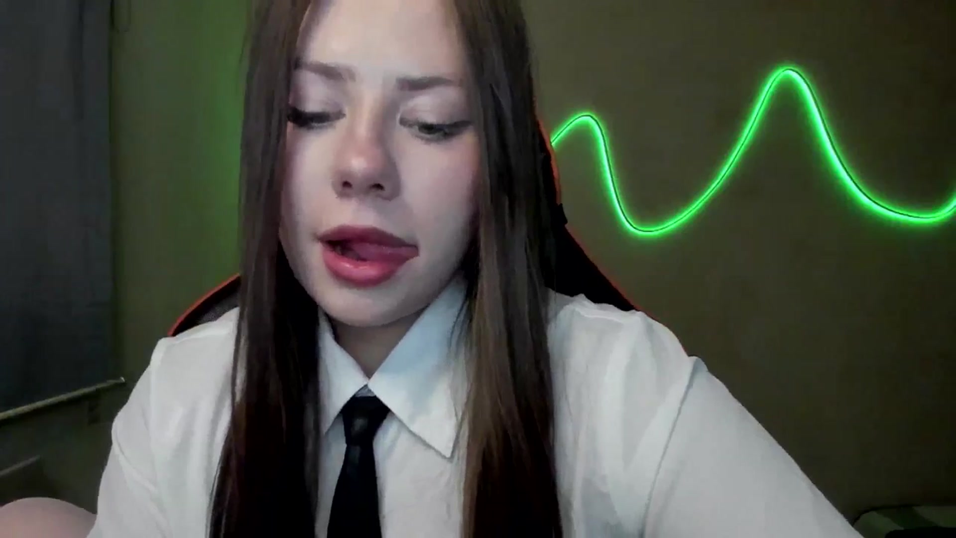 Gallery image thumbnail from FlyingDream's myfreecams stream on, 08/19/2025, 16:42 image 19 of 20