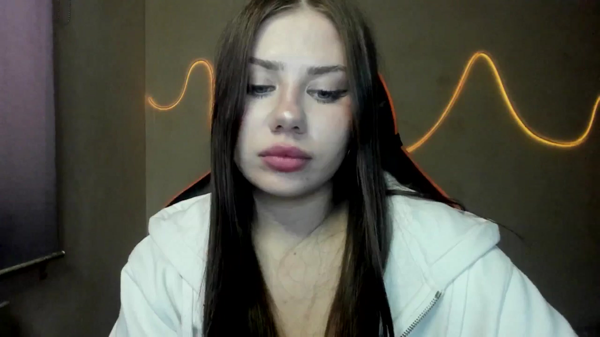 Gallery image thumbnail from FlyingDream's myfreecams stream on, 08/23/2025, 15:05 image 15 of 20