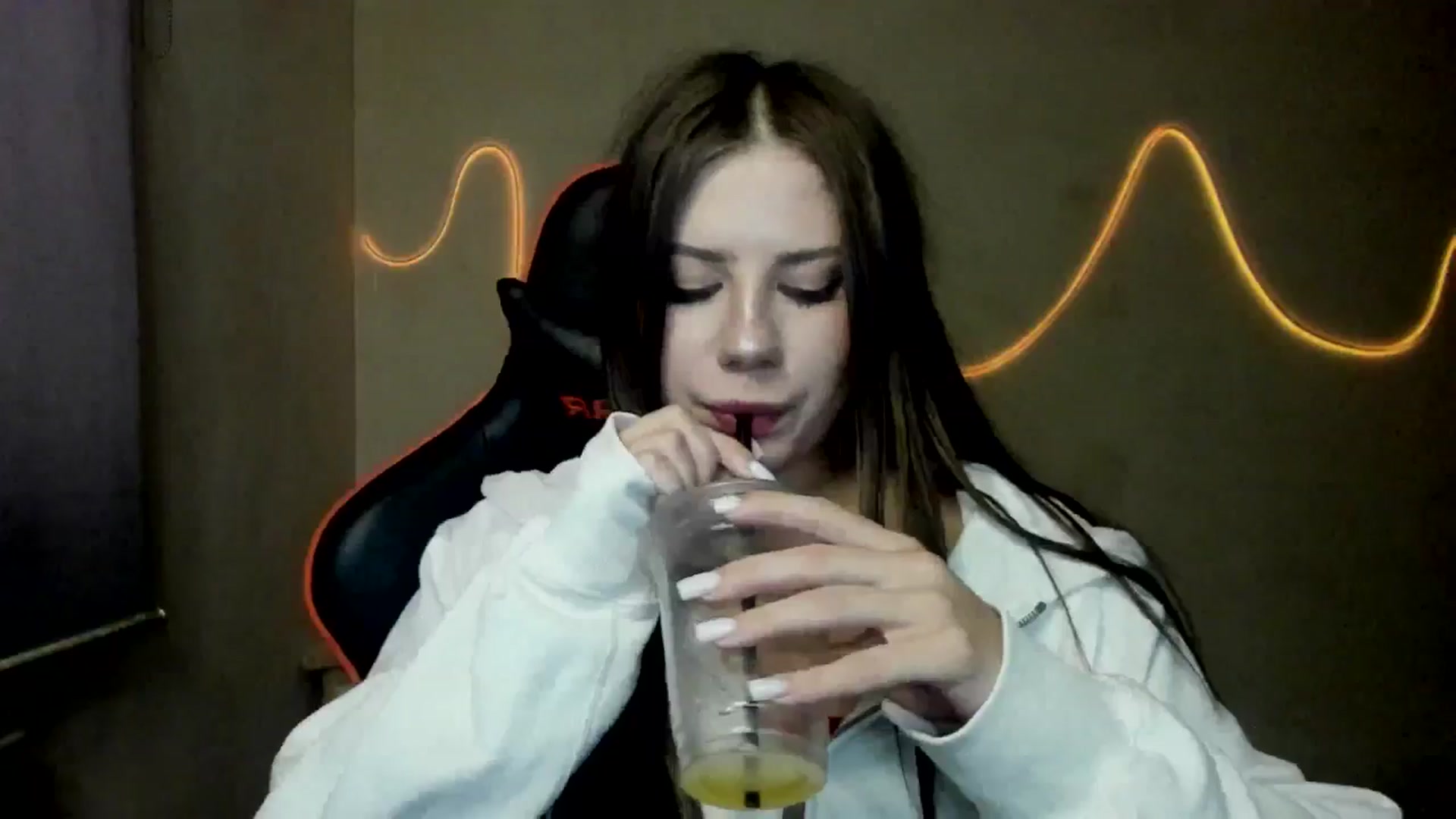 Gallery image thumbnail from FlyingDream's myfreecams stream on, 08/23/2025, 15:05 image 1 of 20