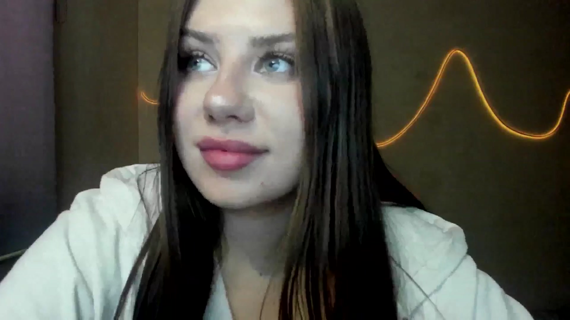 Gallery image thumbnail from FlyingDream's myfreecams stream on, 08/23/2025, 15:05 image 17 of 20
