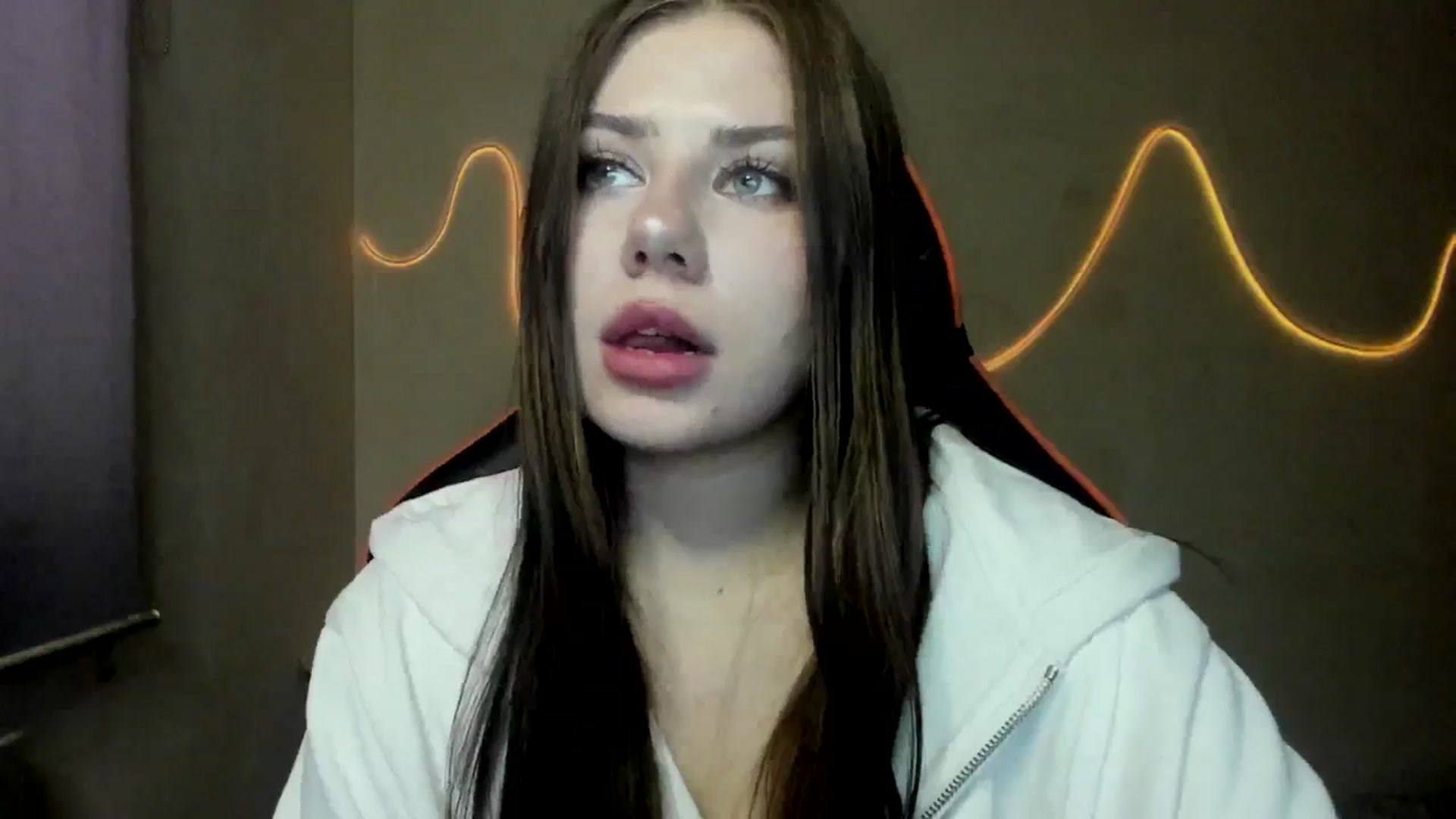 Gallery image thumbnail from FlyingDream's myfreecams stream on, 08/23/2025, 15:05 image 9 of 20