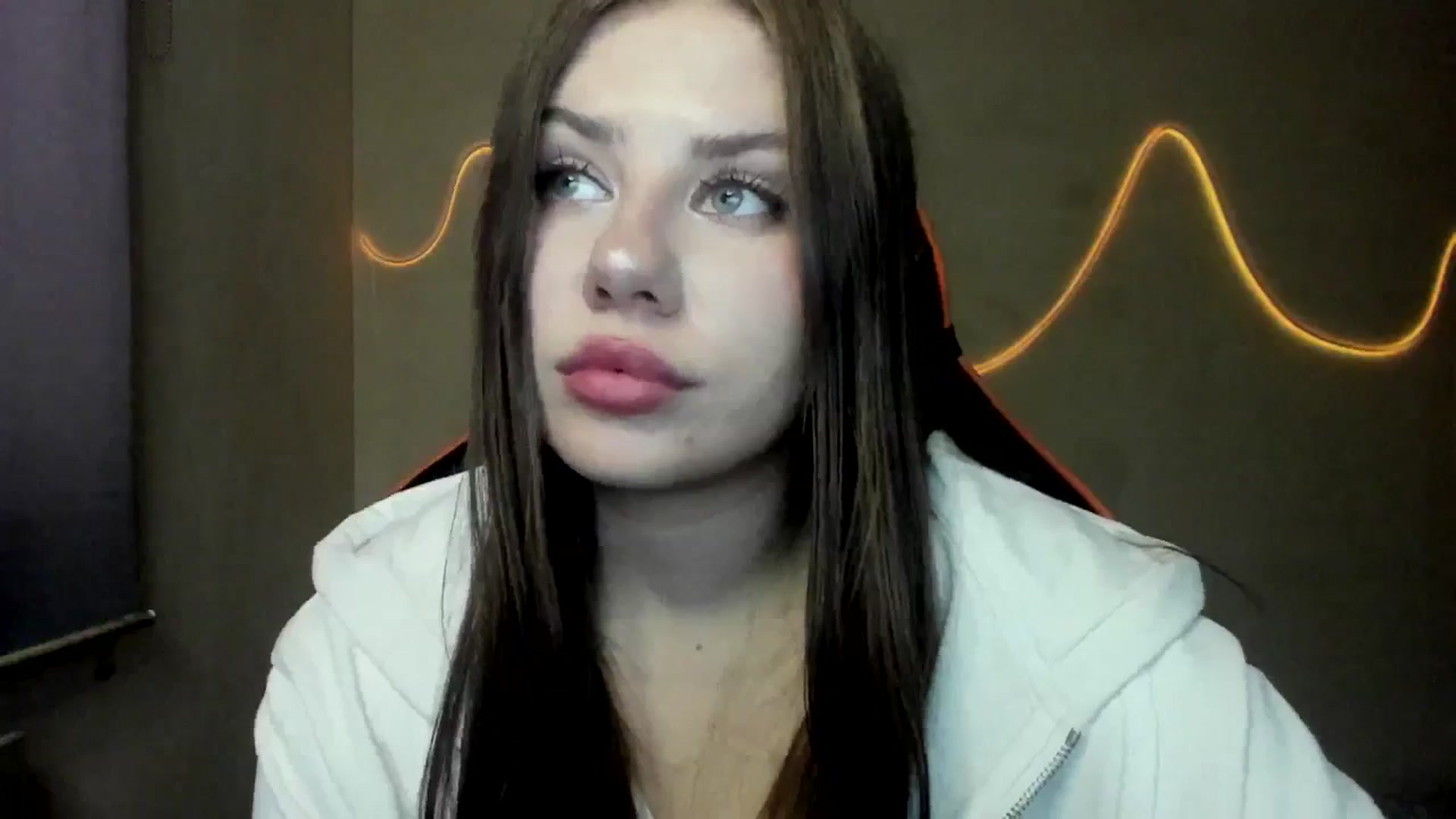 Gallery image thumbnail from FlyingDream's myfreecams stream on, 08/23/2025, 15:05 image 8 of 20