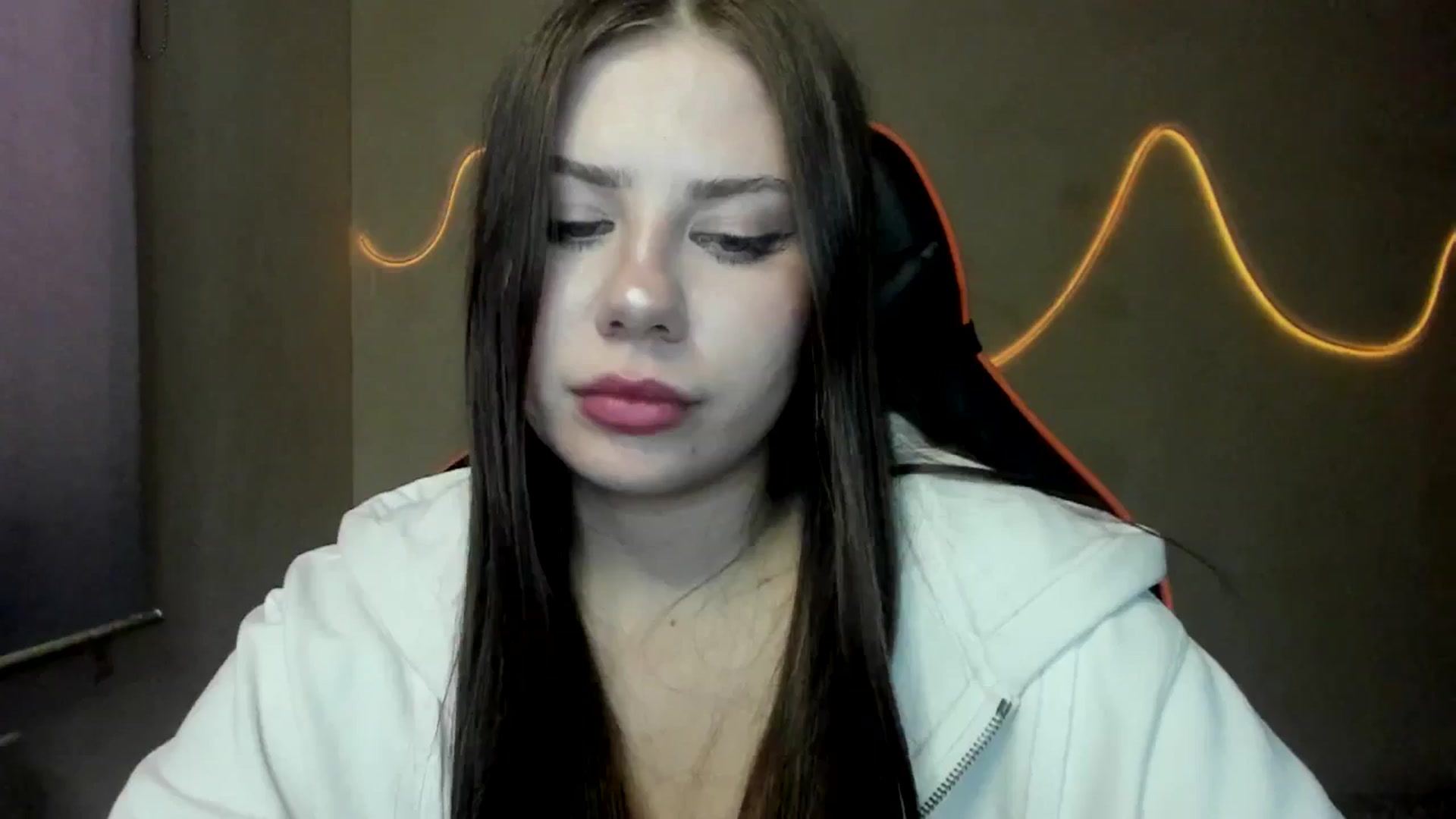 Gallery image thumbnail from FlyingDream's myfreecams stream on, 08/23/2025, 15:05 image 16 of 20