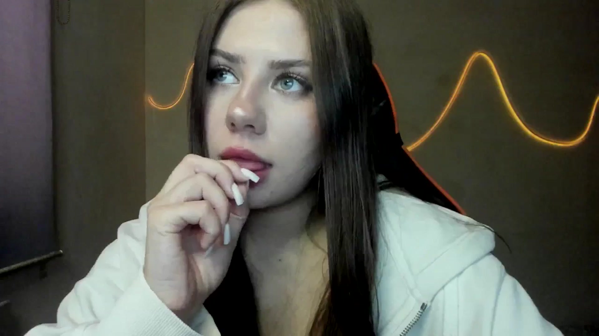 Gallery image thumbnail from FlyingDream's myfreecams stream on, 08/23/2025, 15:05 image 10 of 20