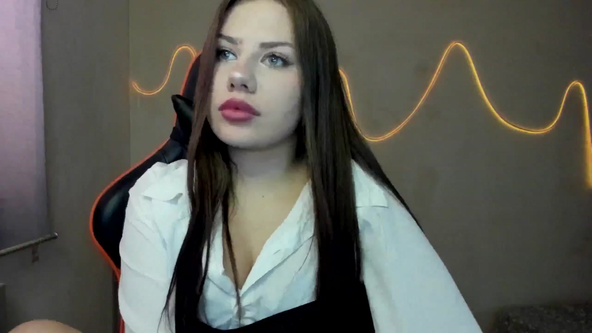 Gallery image thumbnail from FlyingDream's myfreecams stream on, 08/27/2025, 09:26 image 5 of 20