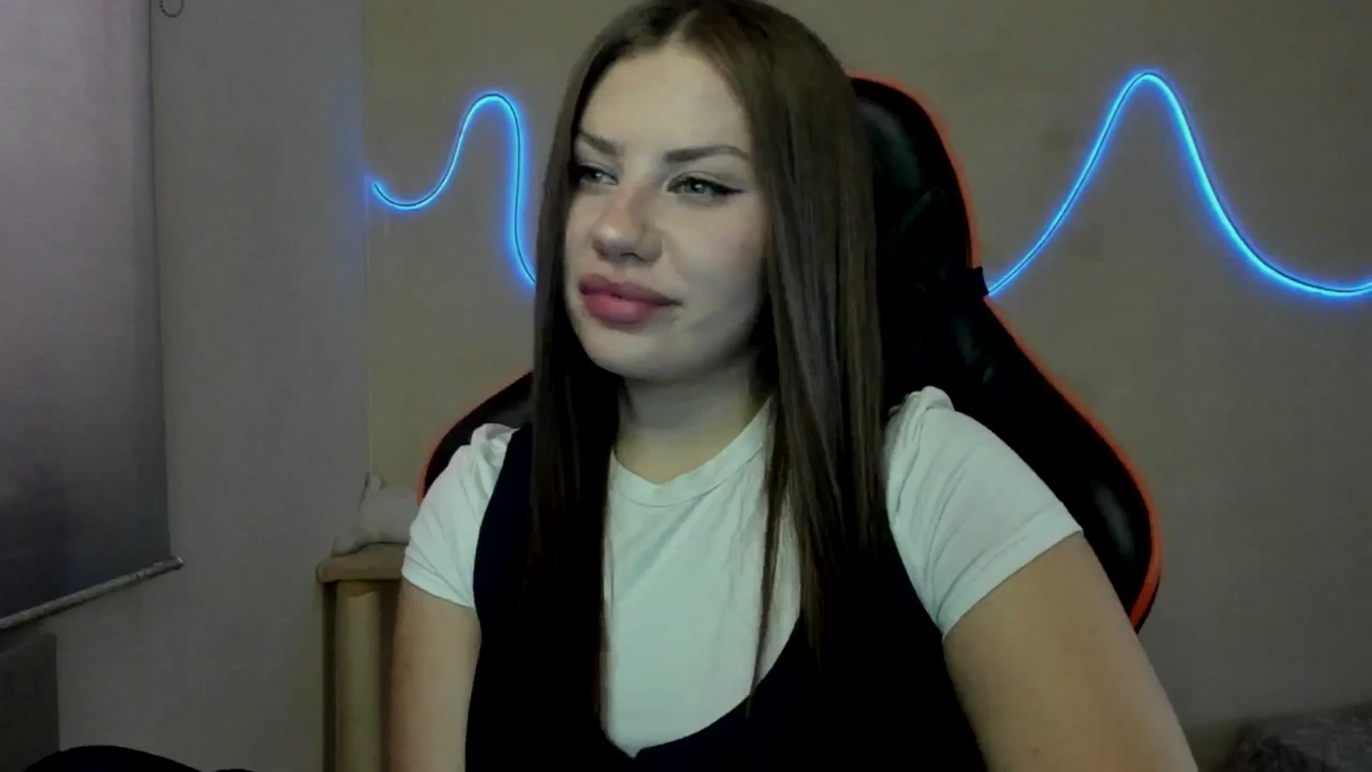 Gallery image thumbnail from FlyingDream's myfreecams stream on, 08/29/2025, 12:24 image 19 of 20